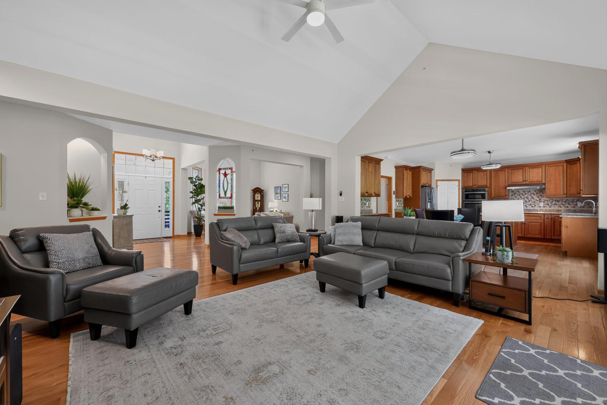 4902 W Chester Pike, Newtown Square, PA 19073 photo