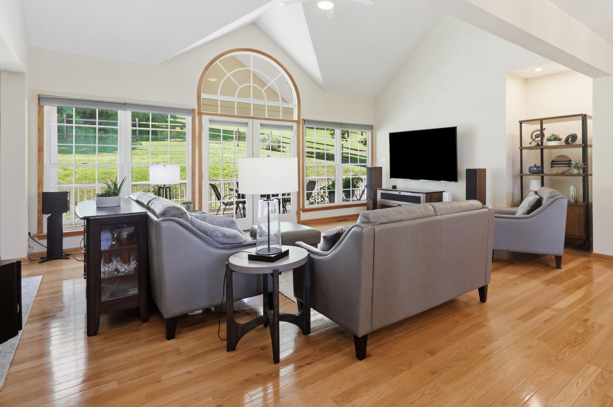 4902 W Chester Pike, Newtown Square, PA 19073 photo