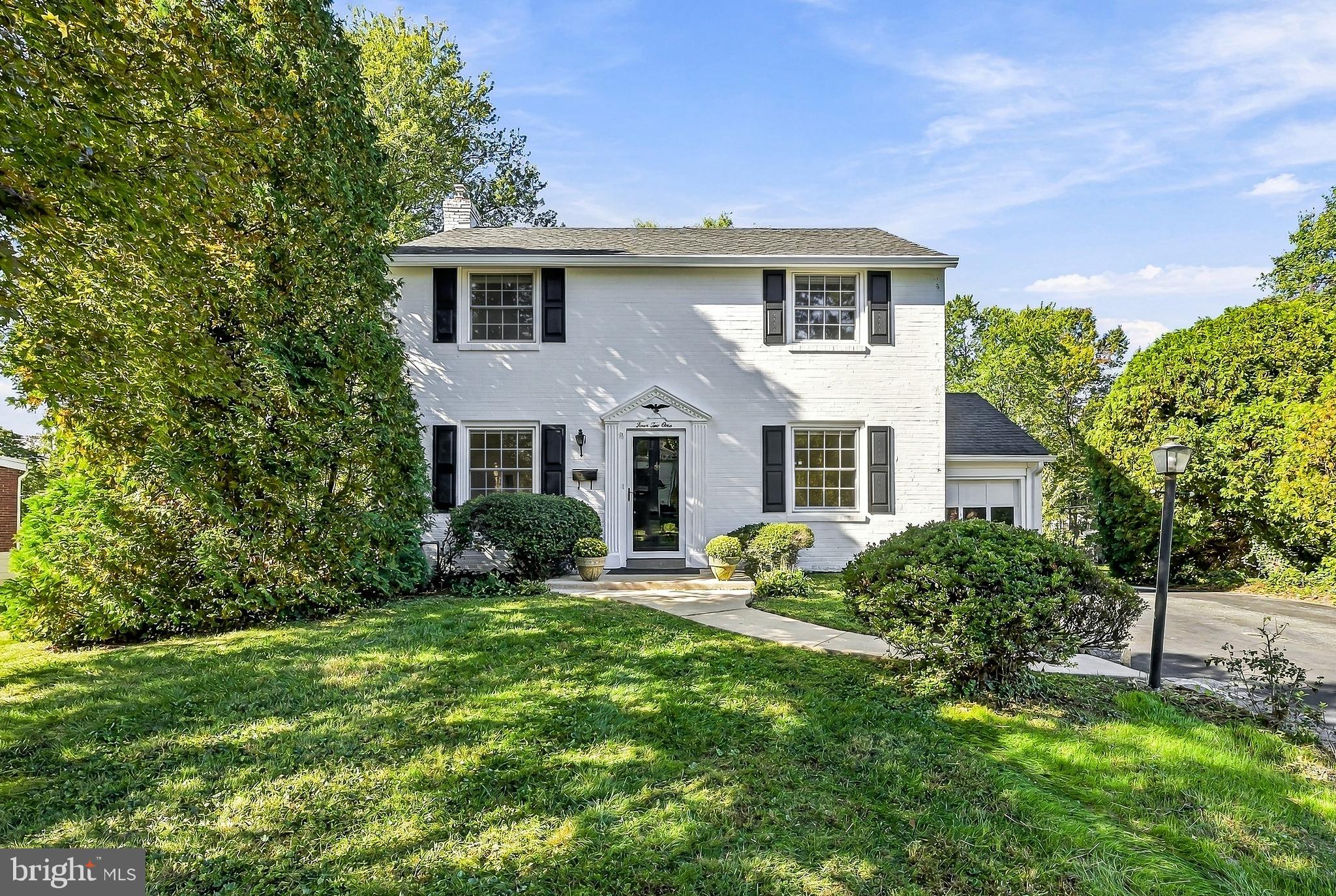421 Briarwood Rd, Wallingford, PA 19086