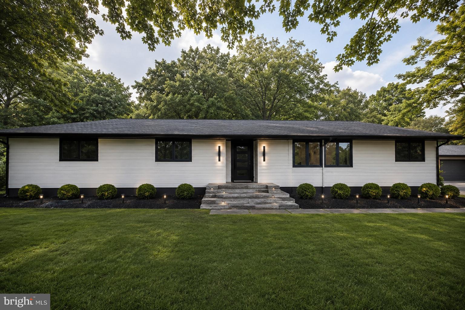 26 Bentley Rd, Monroe Township, NJ 08831