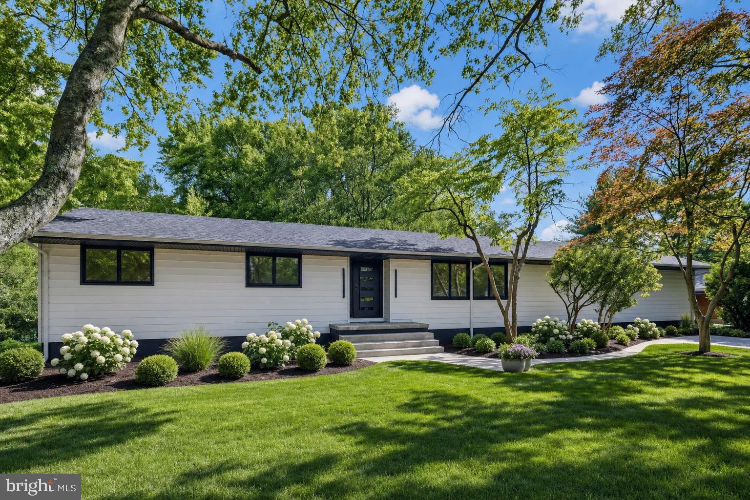 26 Bentley Rd, Monroe Township, NJ 08831 photo