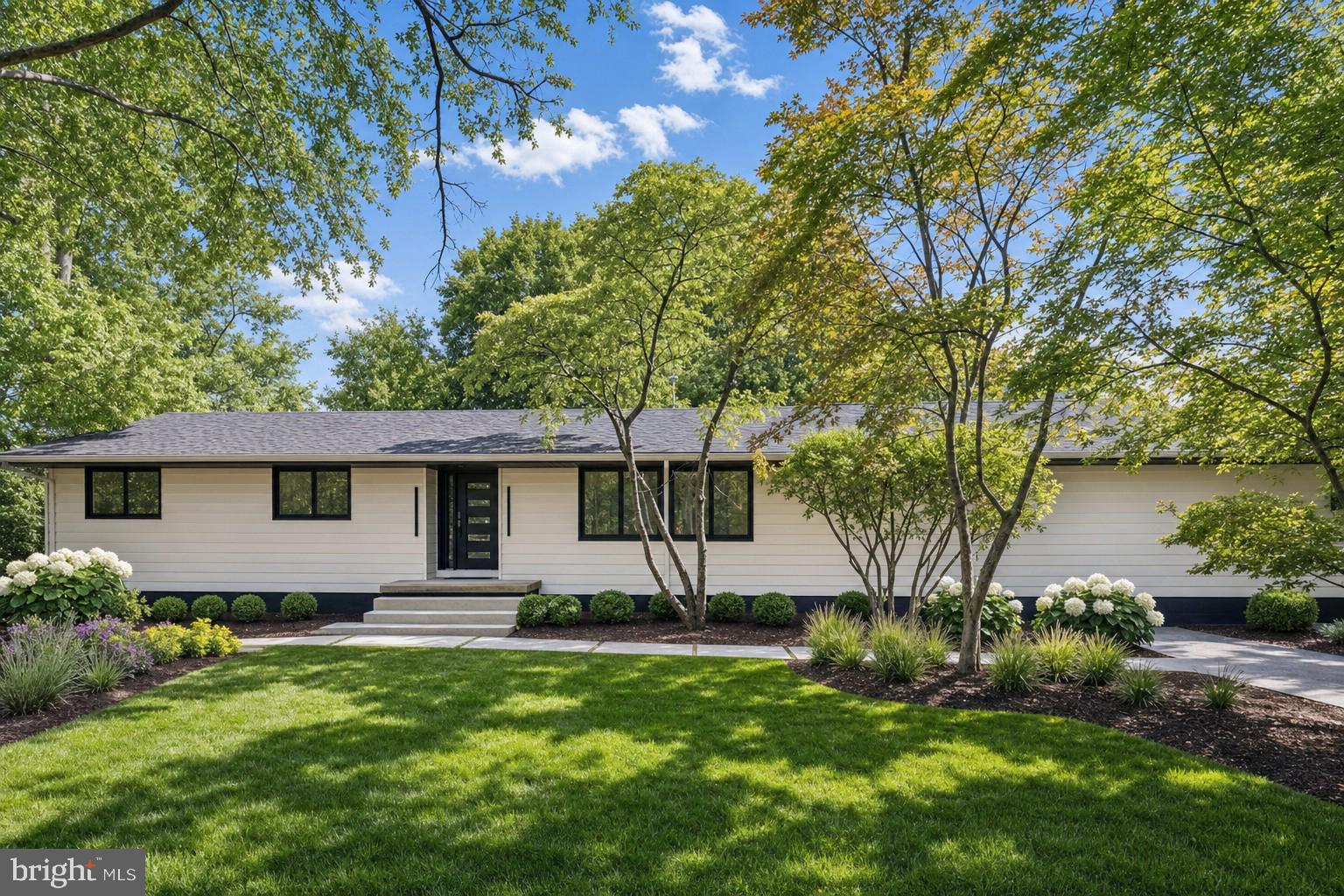26 Bentley Rd, Monroe Township, NJ 08831 photo