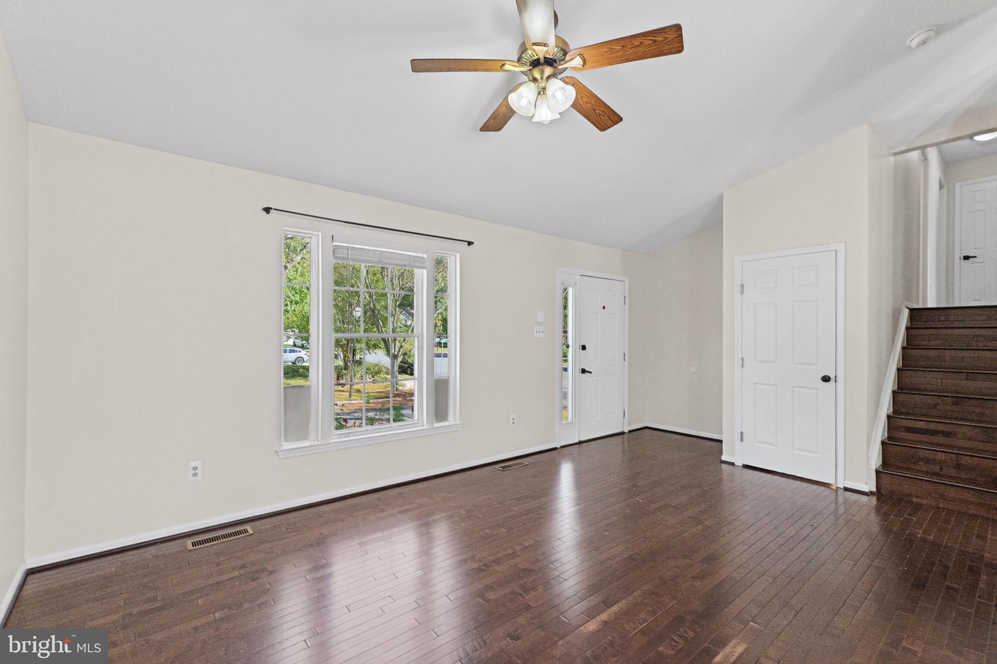 860 Snow Valley Ln, Odenton, MD 21113 photo