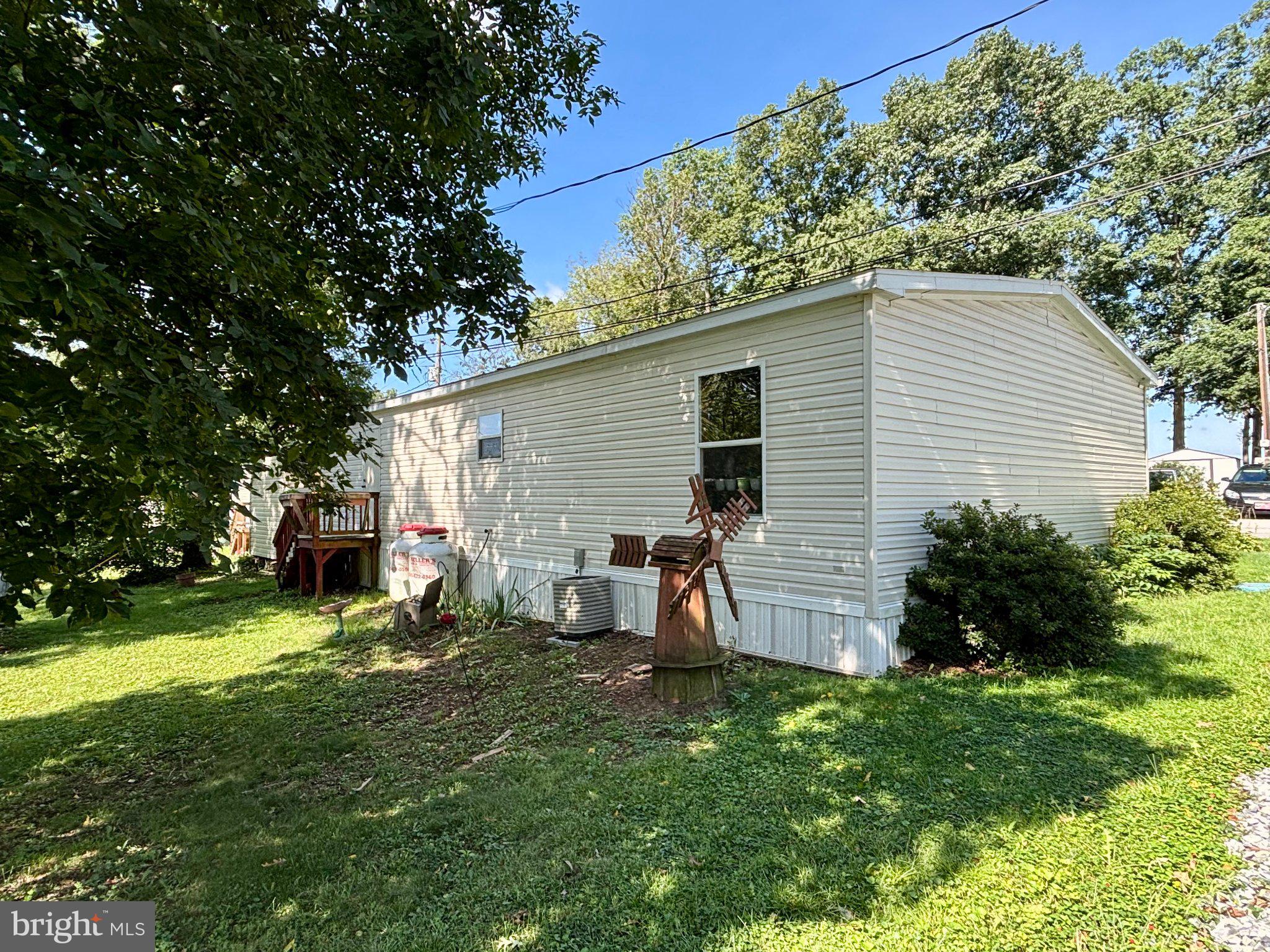 88 Mobile Dr, Thomasville, PA 17364 photo