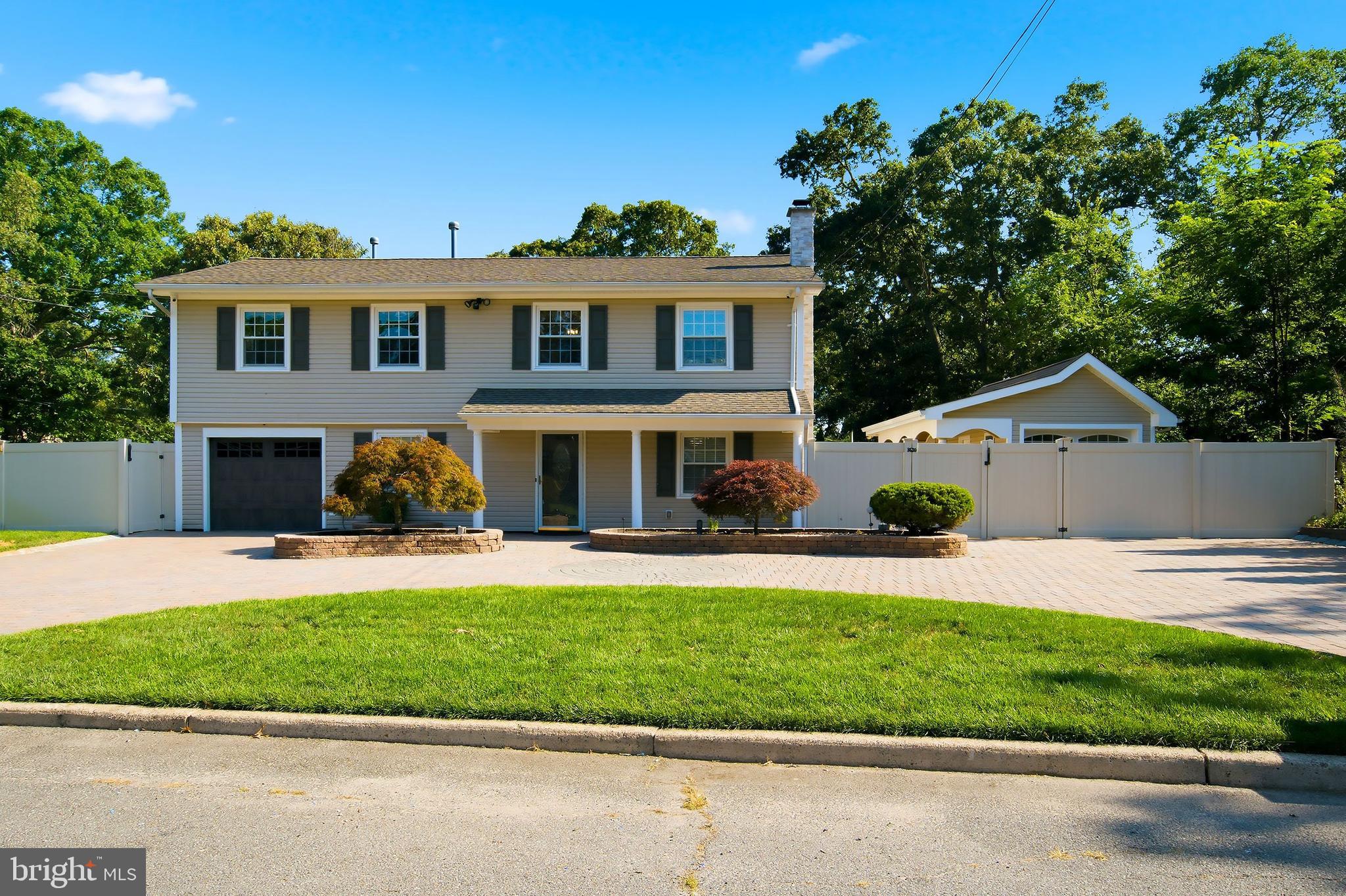 213 Lawrence Dr, Lanoka Harbor, NJ 08734