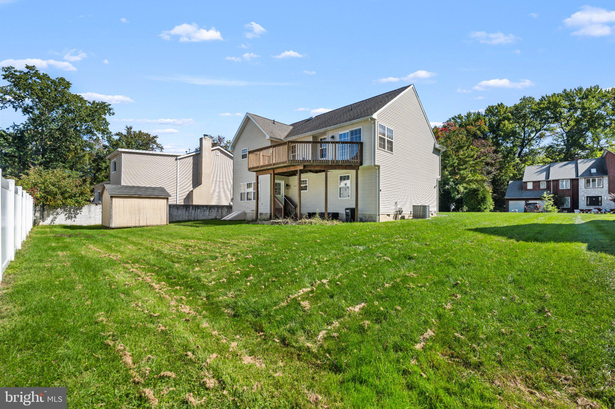 7 Logan Dr, Cherry Hill, NJ 08034 photo
