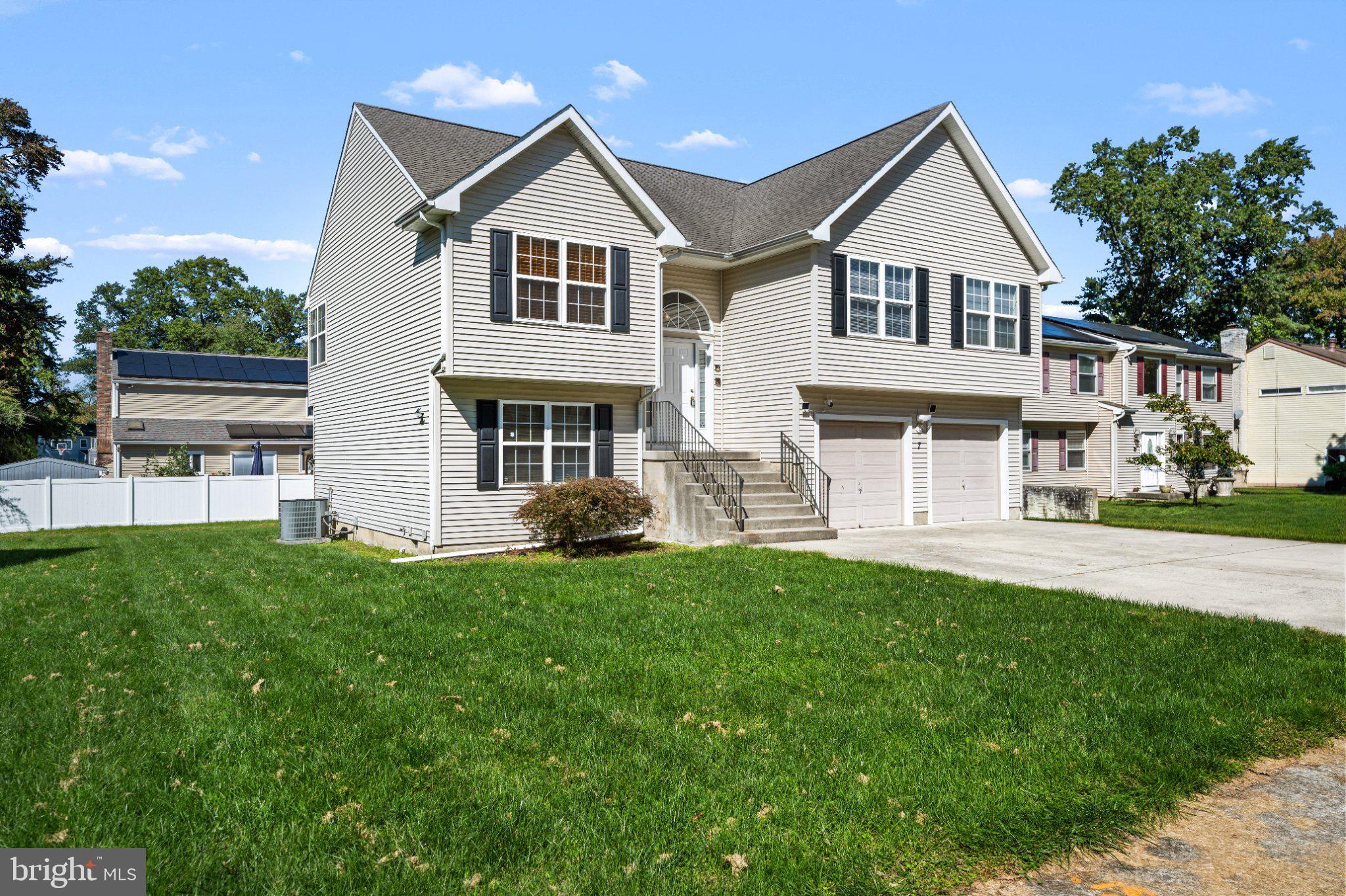 7 Logan Dr, Cherry Hill, NJ 08034 photo