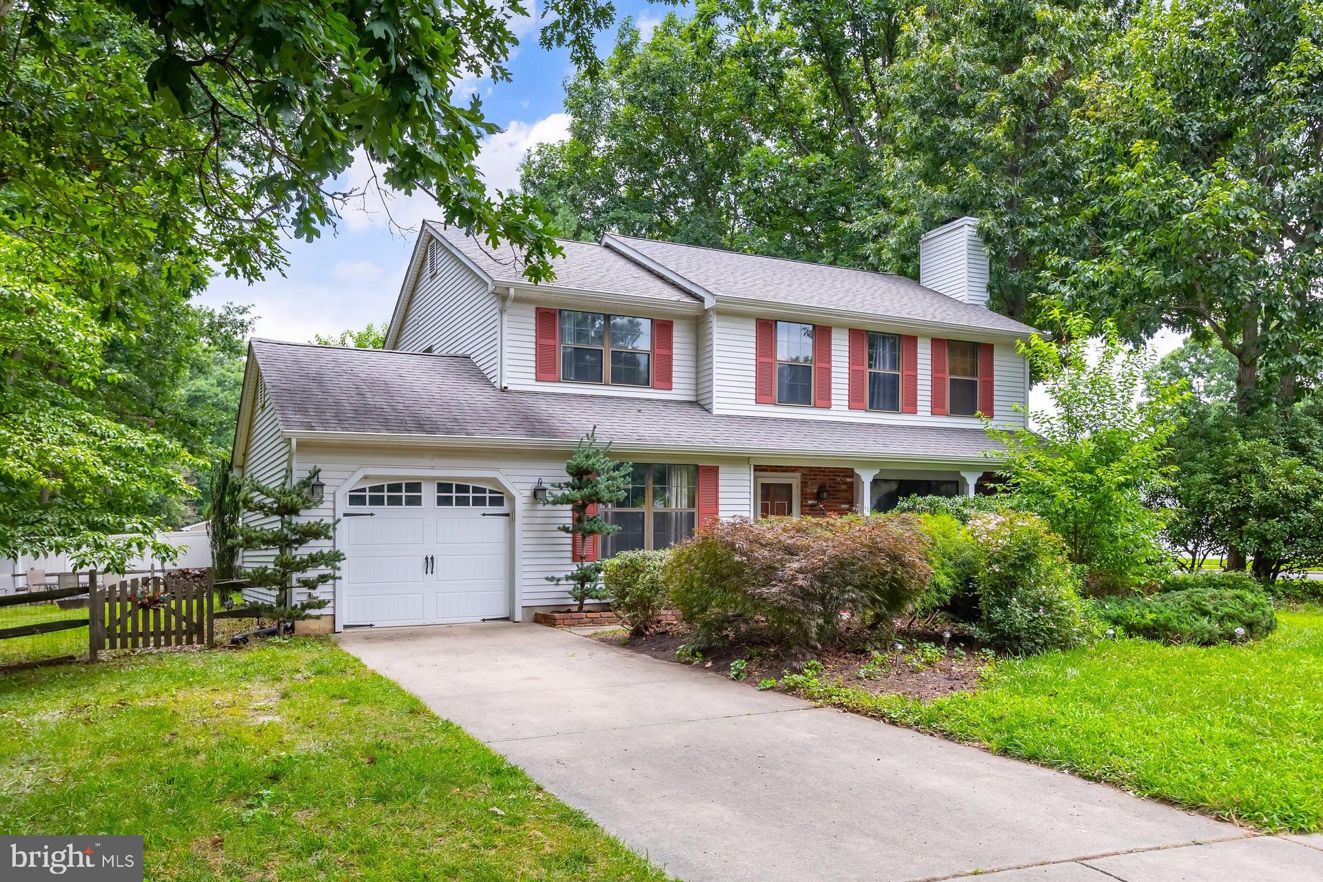 18 Innsbruck Dr, Sicklerville, NJ 08081