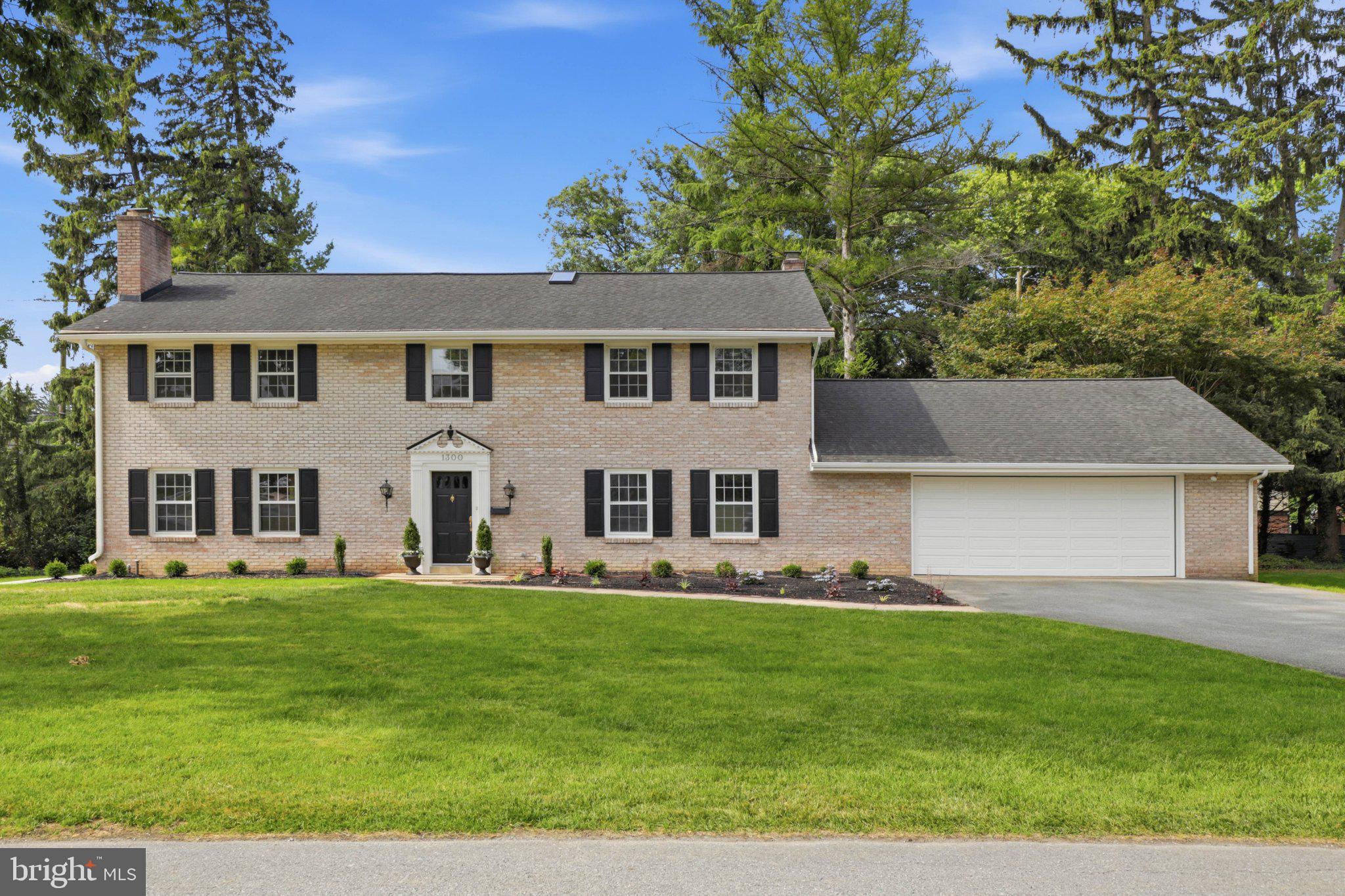 1300 Newton Rd, Lancaster, PA 17603