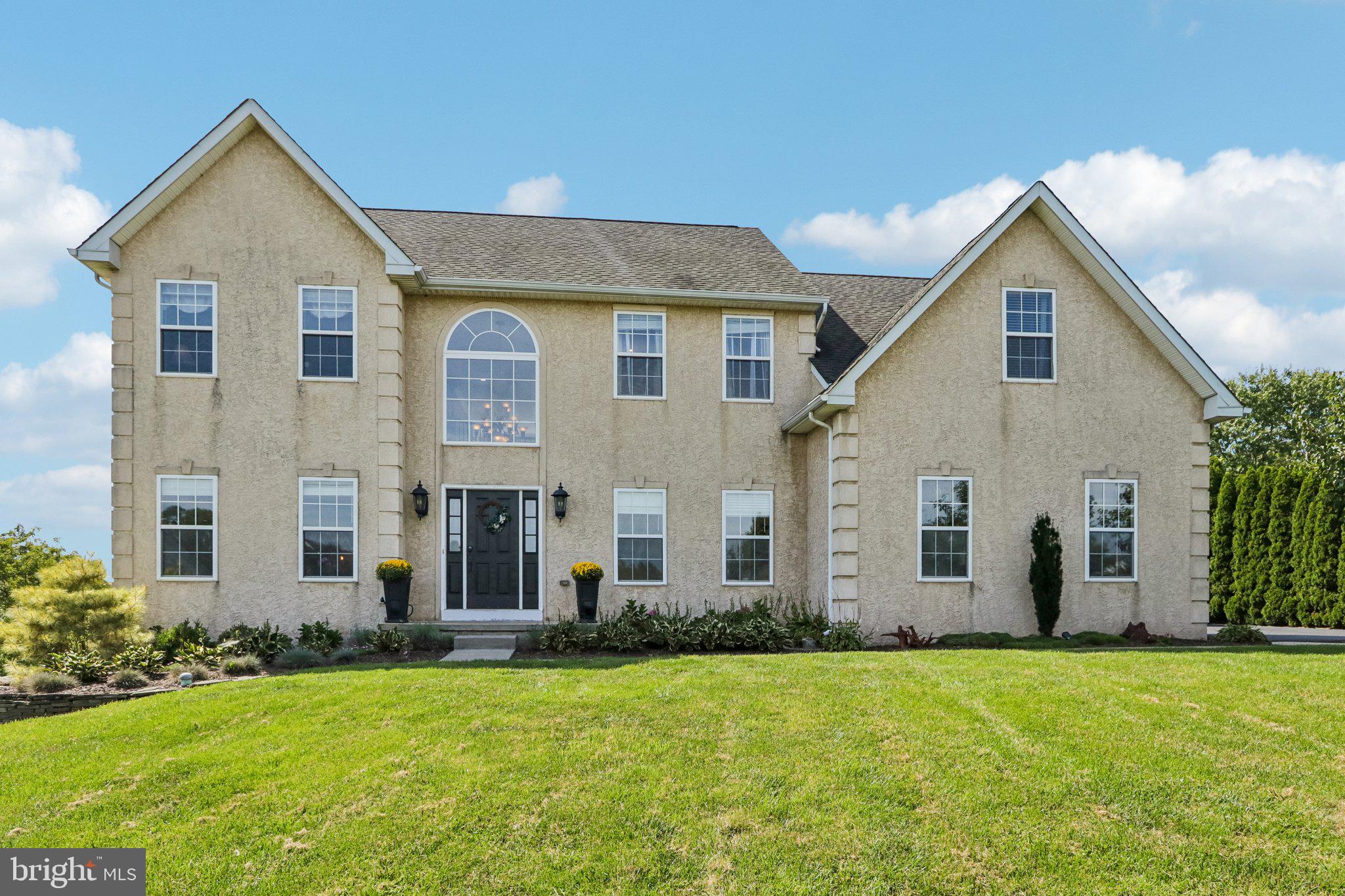 653 Truman Ct, Harleysville, PA 19438 photo