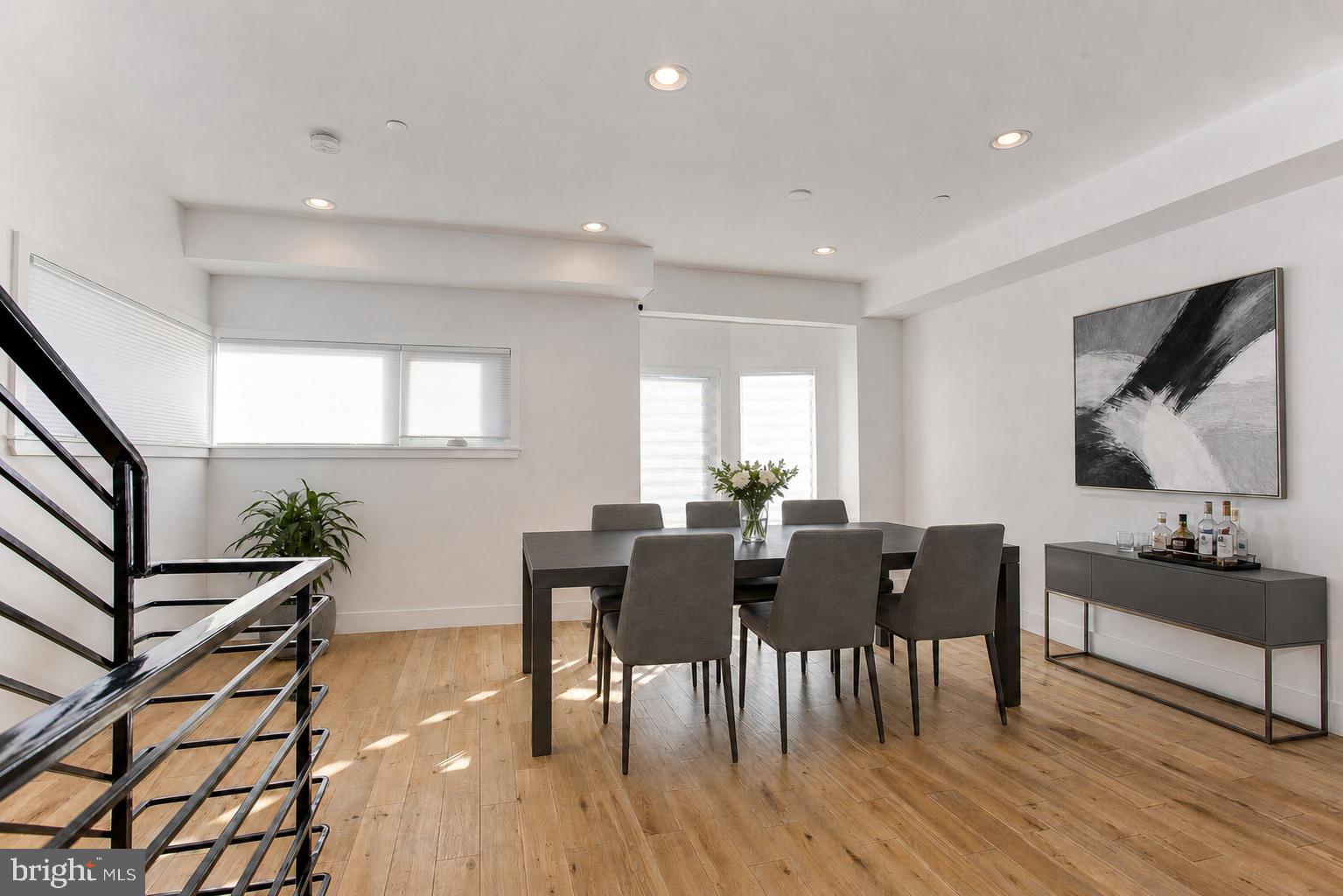 301 Brown St, Philadelphia, PA 19123 photo