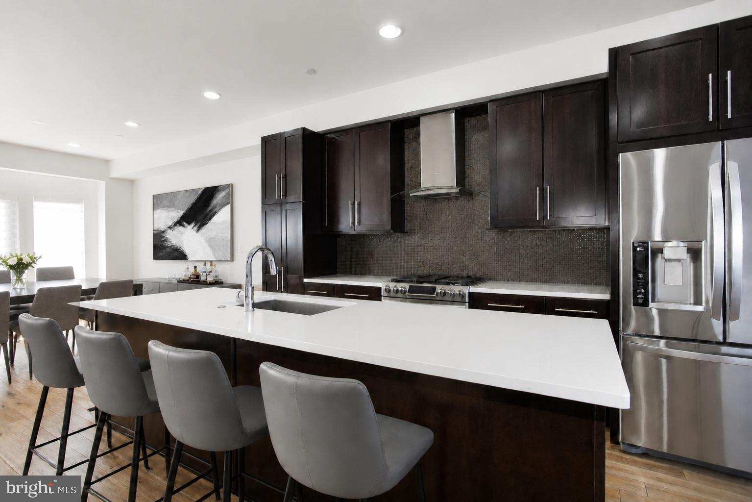 301 Brown St, Philadelphia, PA 19123 photo
