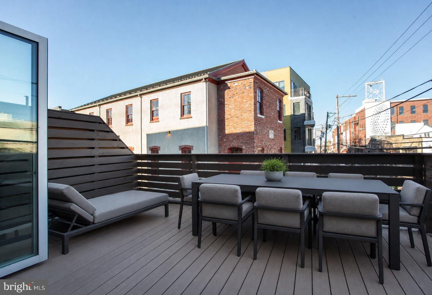 301 Brown St, Philadelphia, PA 19123 photo