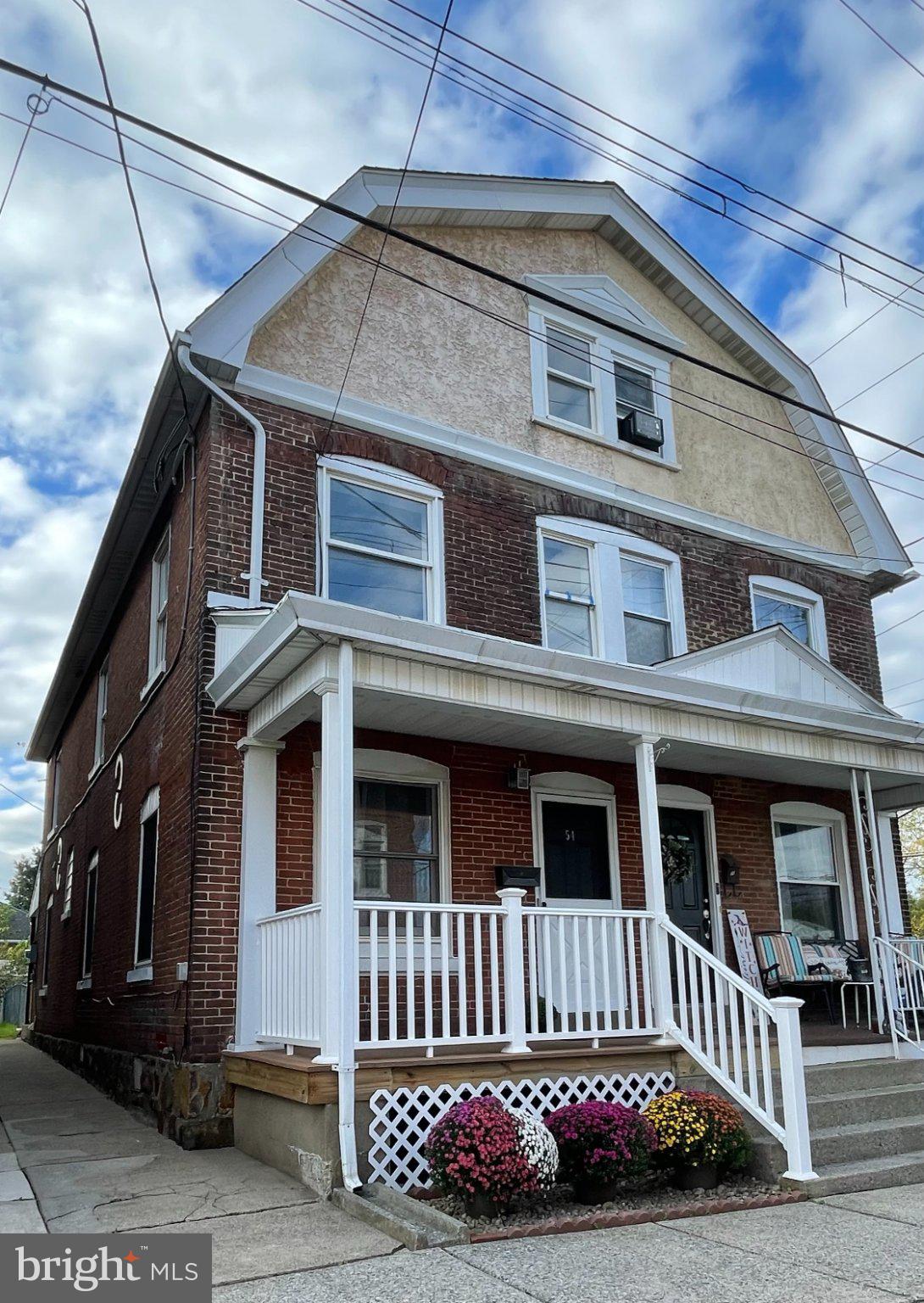 54 Saucon St, Hellertown, PA 18055