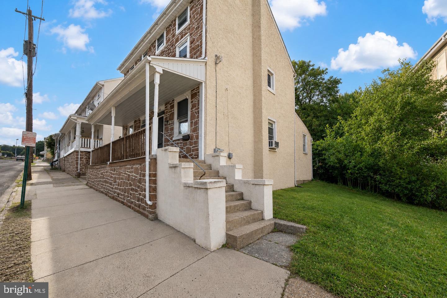 129 Hall St, Spring City, PA 19475 photo