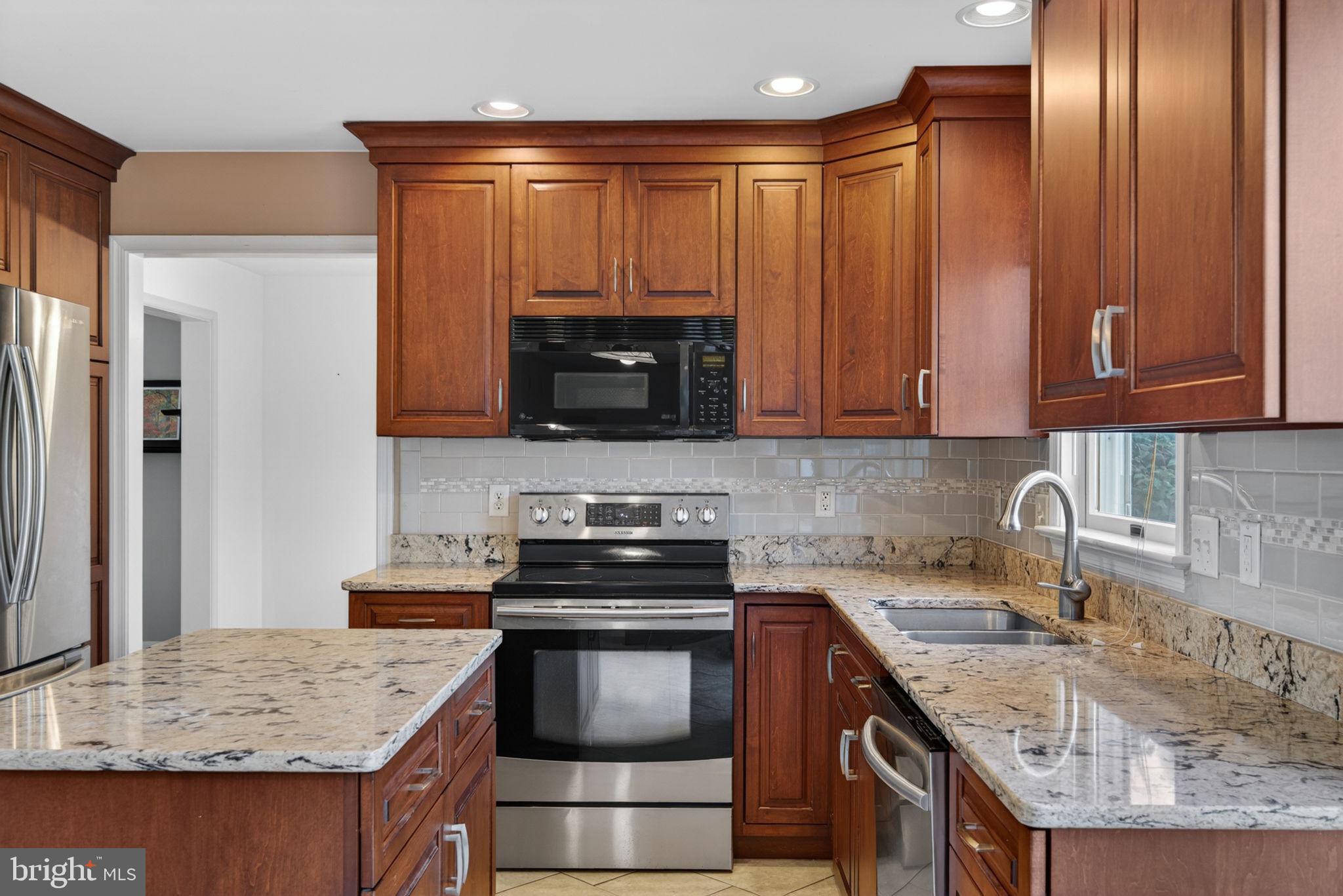 30 Red Maple Cir, Palmyra, PA 17078 photo