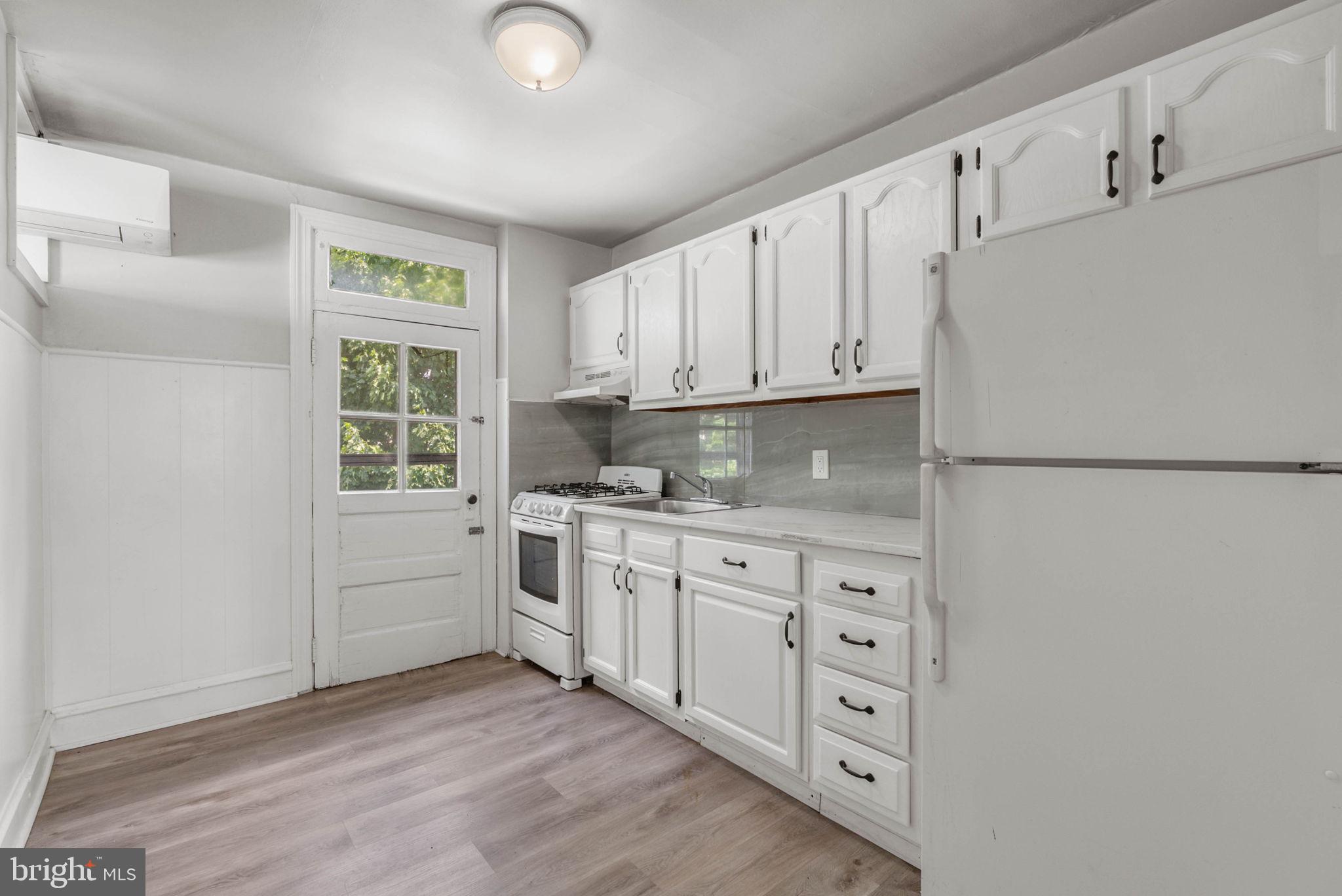 11 Oakley Rd, Upper Darby, PA 19082 photo
