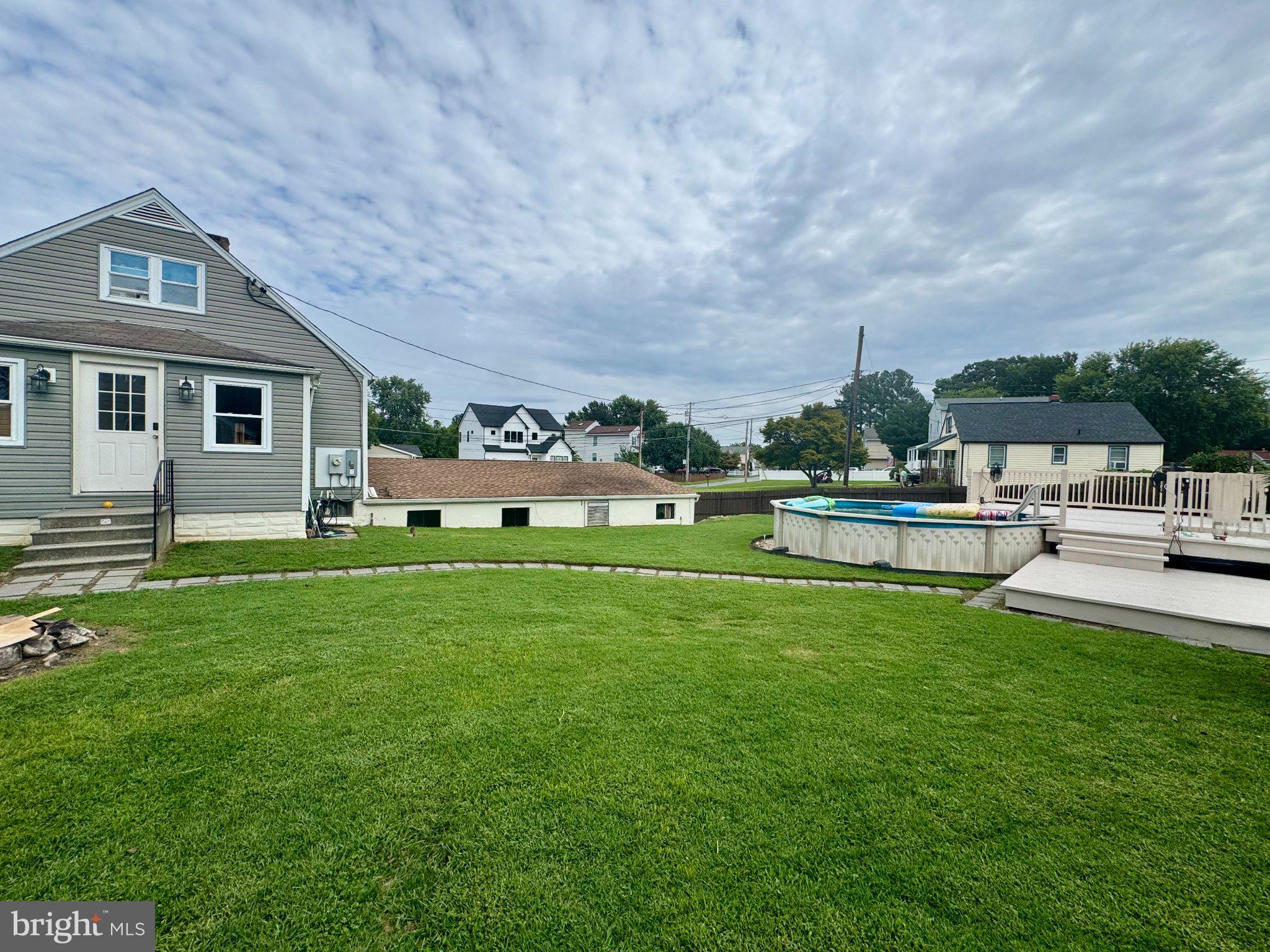 917 Oakleigh Bch, Dundalk, MD 21222 photo