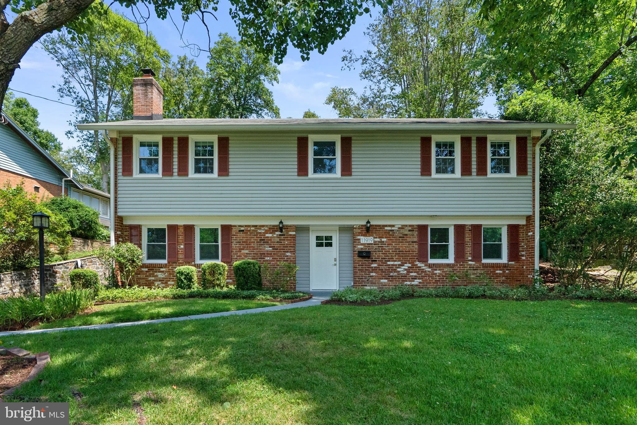 11919 Tildenwood Dr, North Bethesda, MD 20852