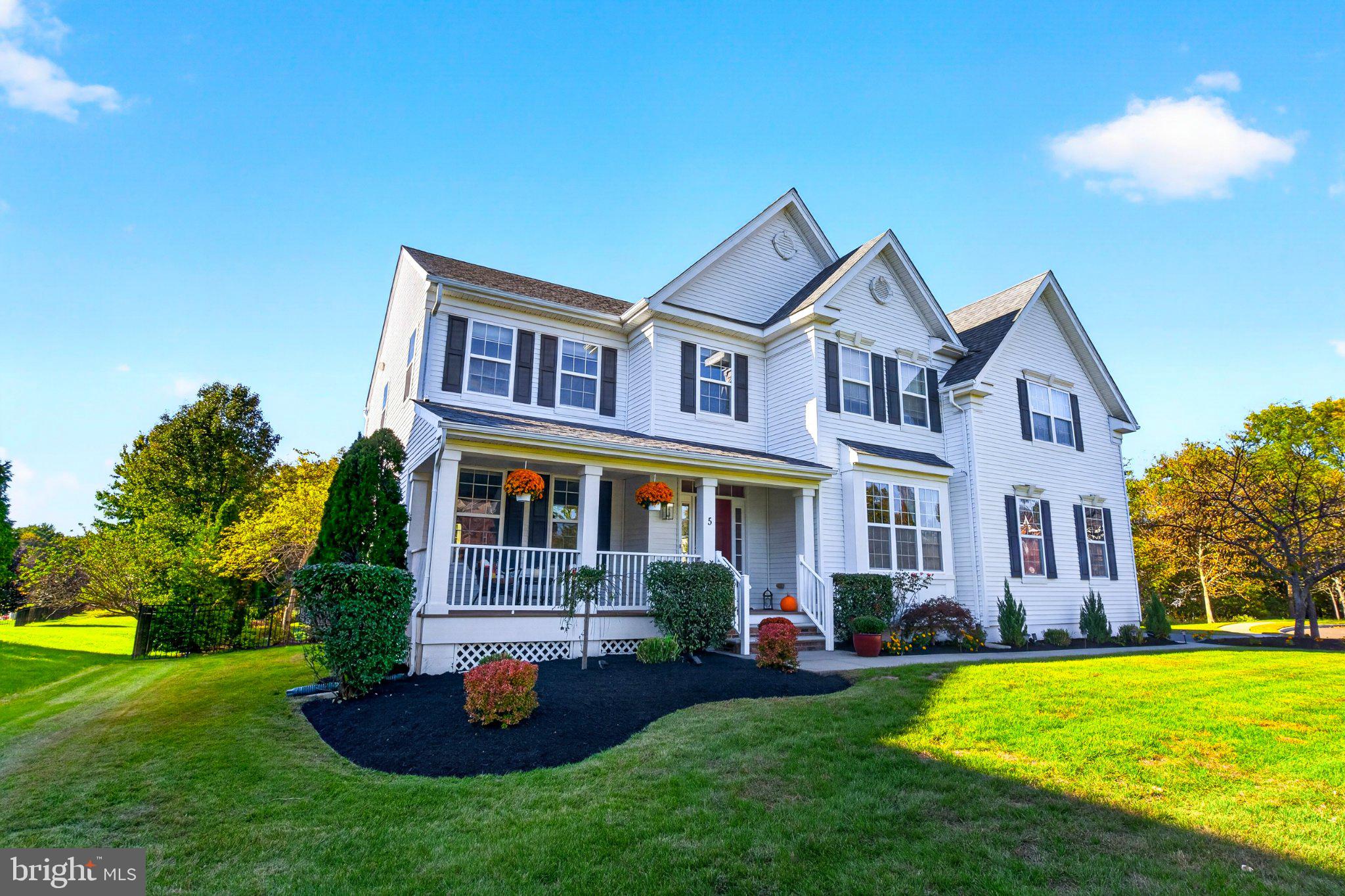 5 Cranbury Hill Ct, Mount Laurel, NJ 08054