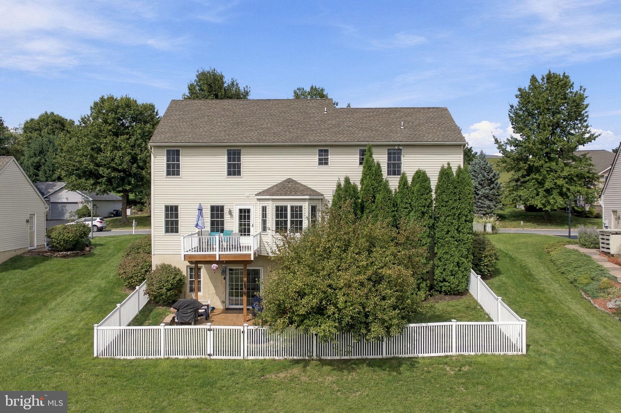 556 Harvest Dr, York, PA 17404 photo