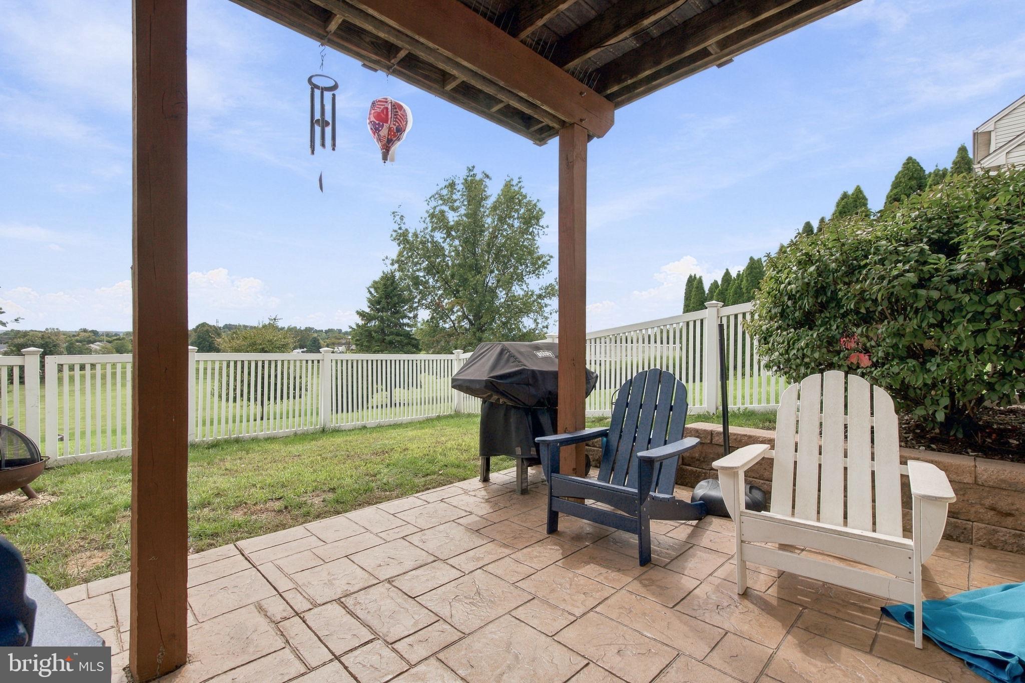 556 Harvest Dr, York, PA 17404 photo