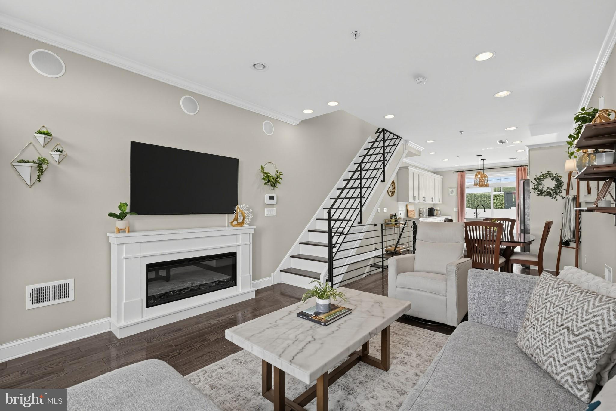 522 Mercy St, Philadelphia, PA 19148