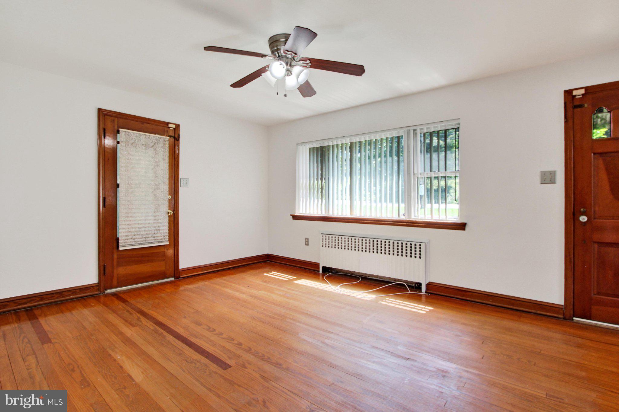 415 Woodland View Dr, York, PA 17406 photo