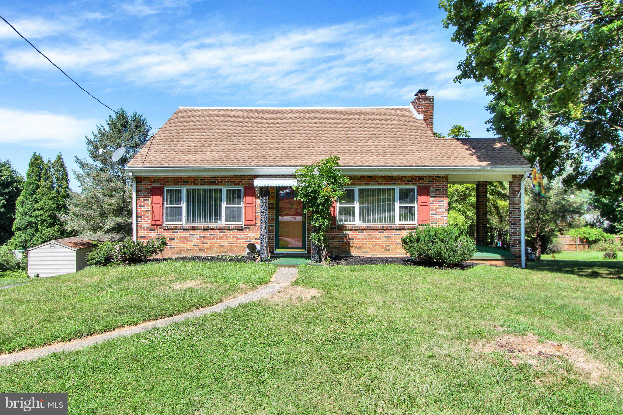 415 Woodland View Dr, York, PA 17406 photo