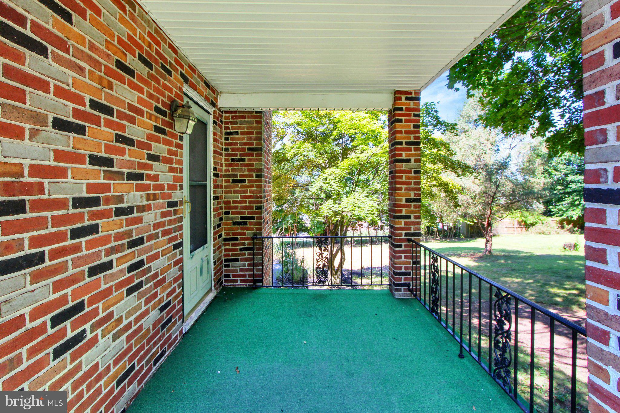 415 Woodland View Dr, York, PA 17406 photo