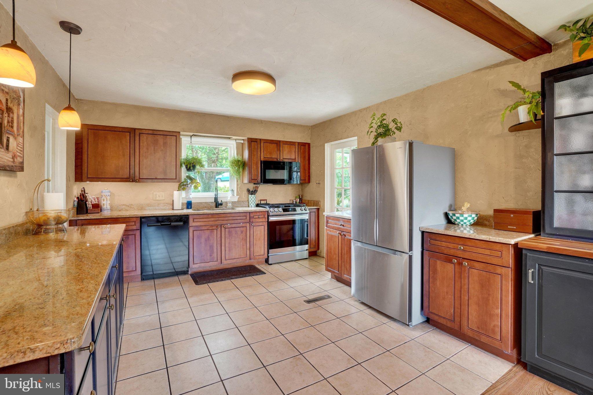 3 Windemere Ct, York, PA 17402 photo