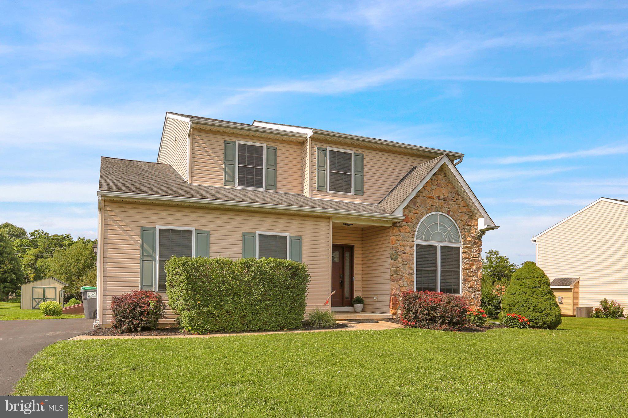 409 Penn St, Topton, PA 19562