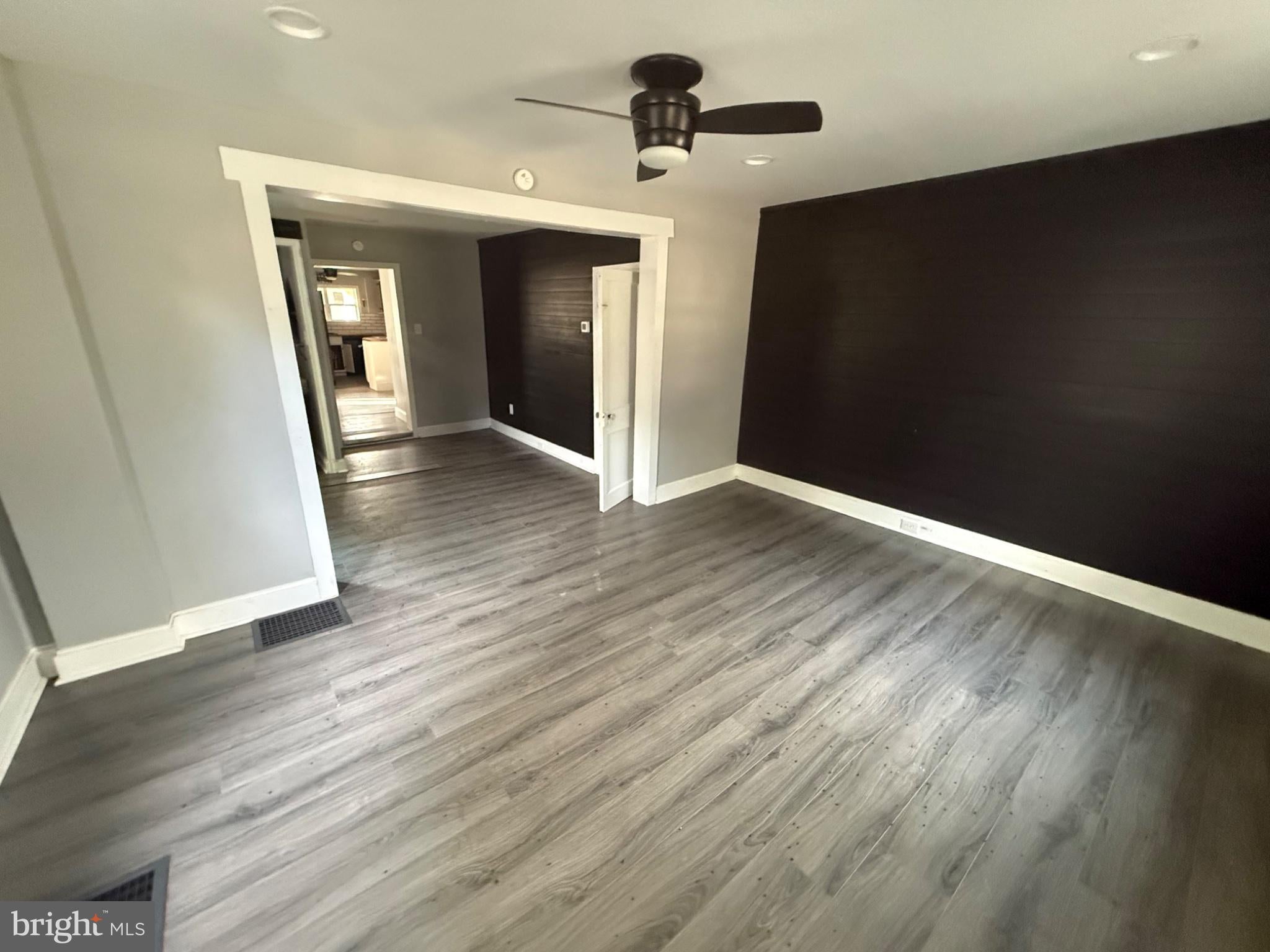 420 Manor St, Columbia, PA 17512 photo