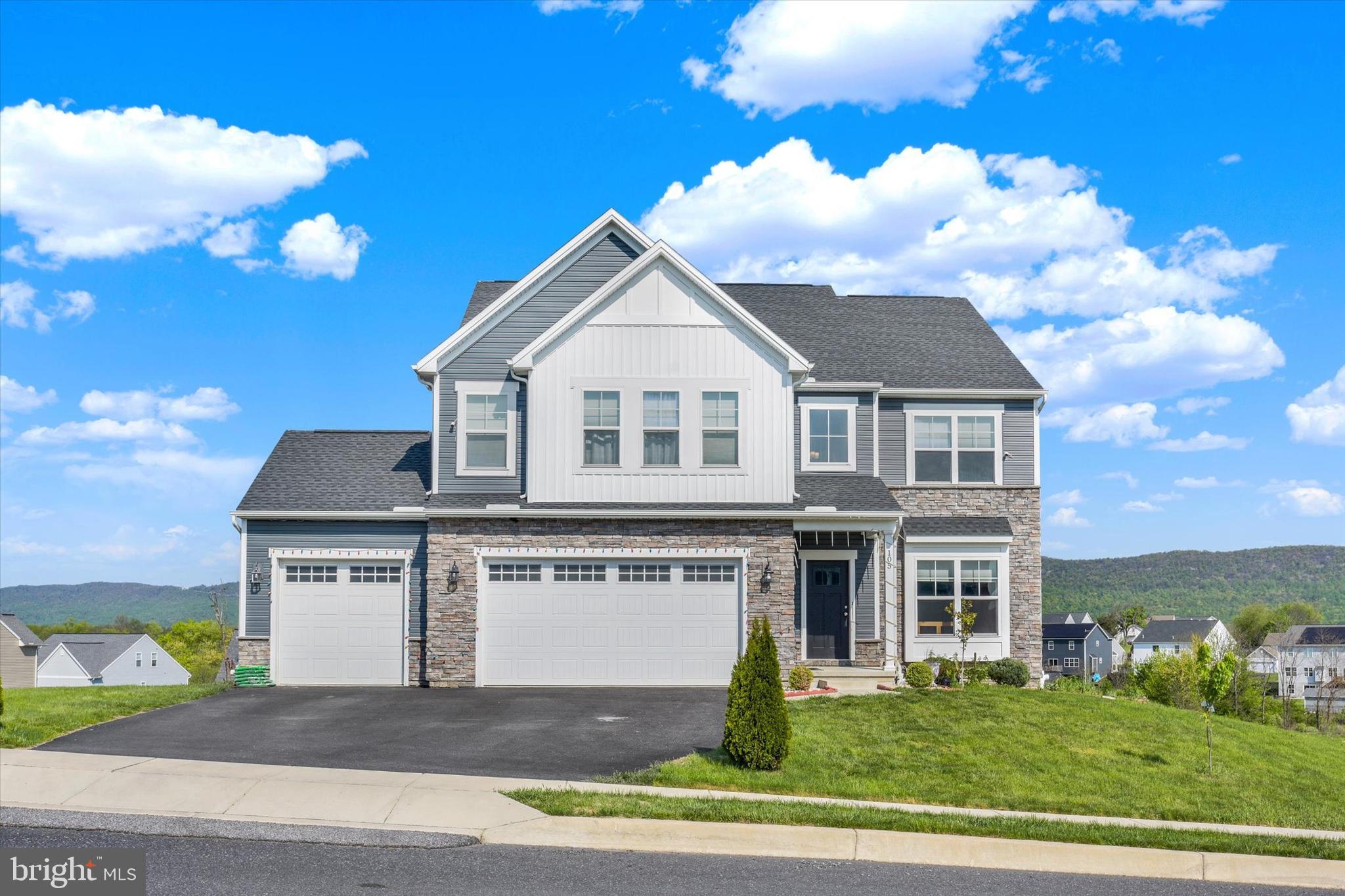 105 South Mountain Dr, Carlisle, PA 17013