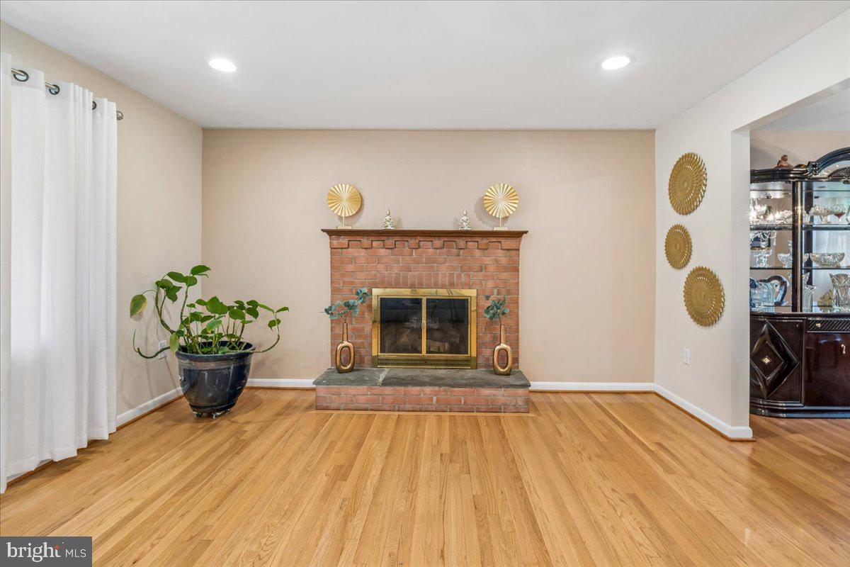 5309 Acorn Dr, Temple Hills, MD 20748 photo