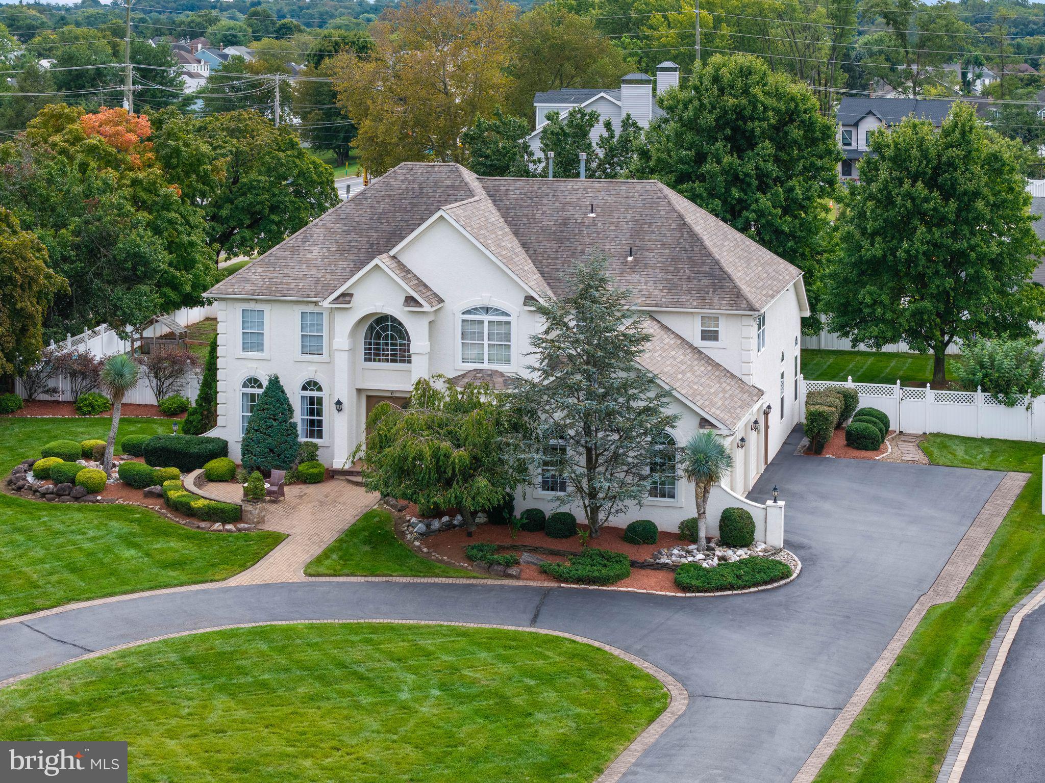 1 Doe Ct, Sewell, NJ 08080