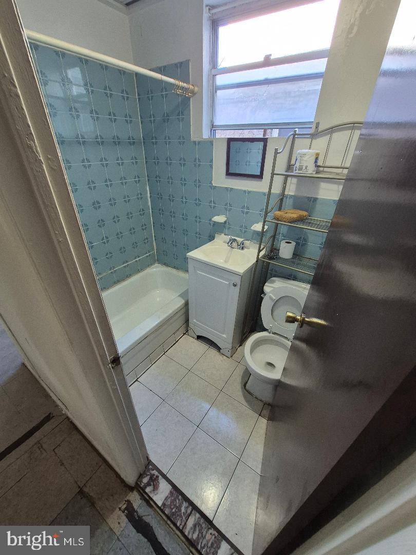 1136 S 13th St, Philadelphia, PA 19147 photo