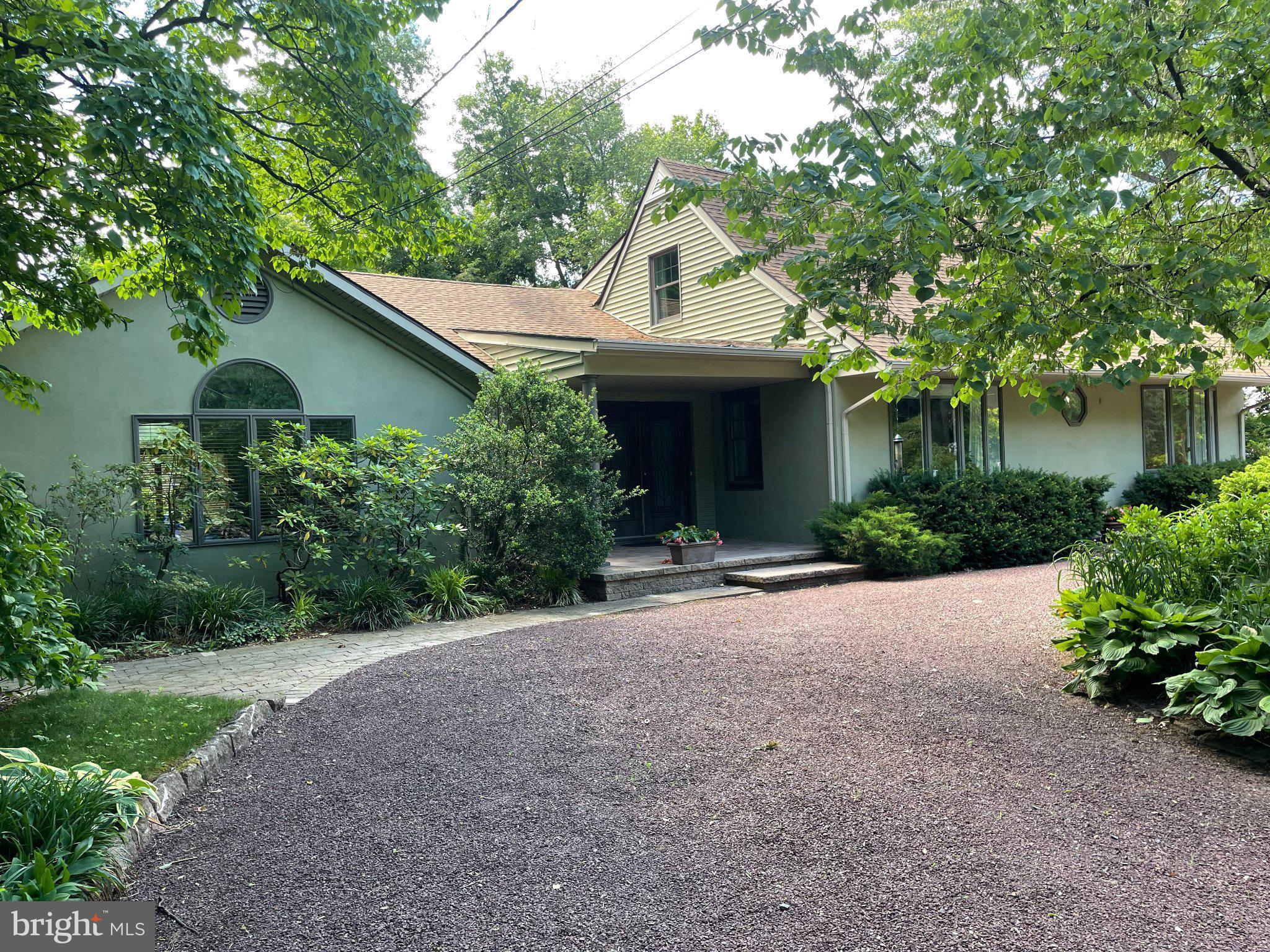 1181 Hughes Dr, Hampton, NJ 08690