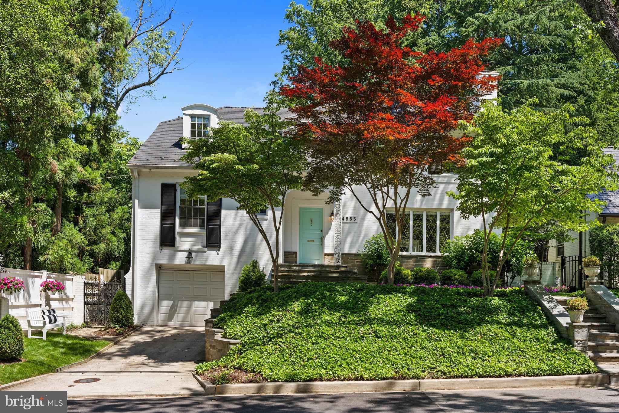 4555 West St, Washington, DC 20007