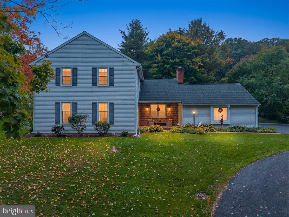 2618 Chestnut Valley Dr, Lancaster, PA 17601