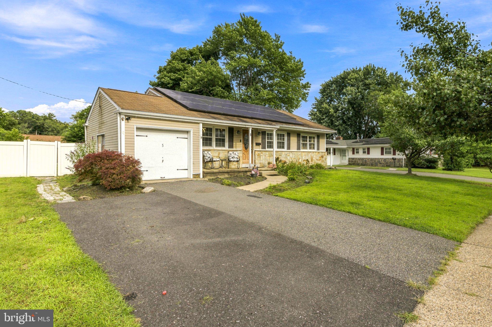5 Whitman Terrace, Blackwood, NJ 08012