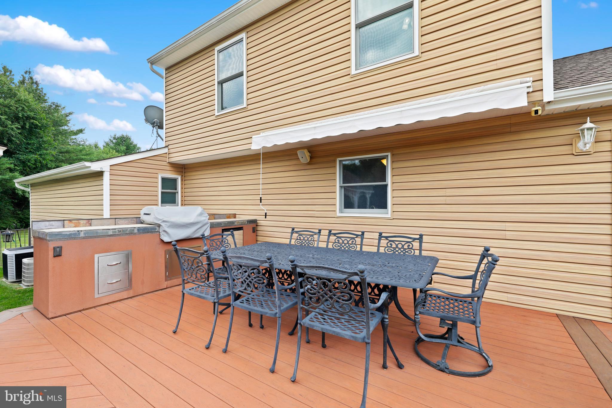 4 Castle Ct, Bordentown, NJ 08620 photo