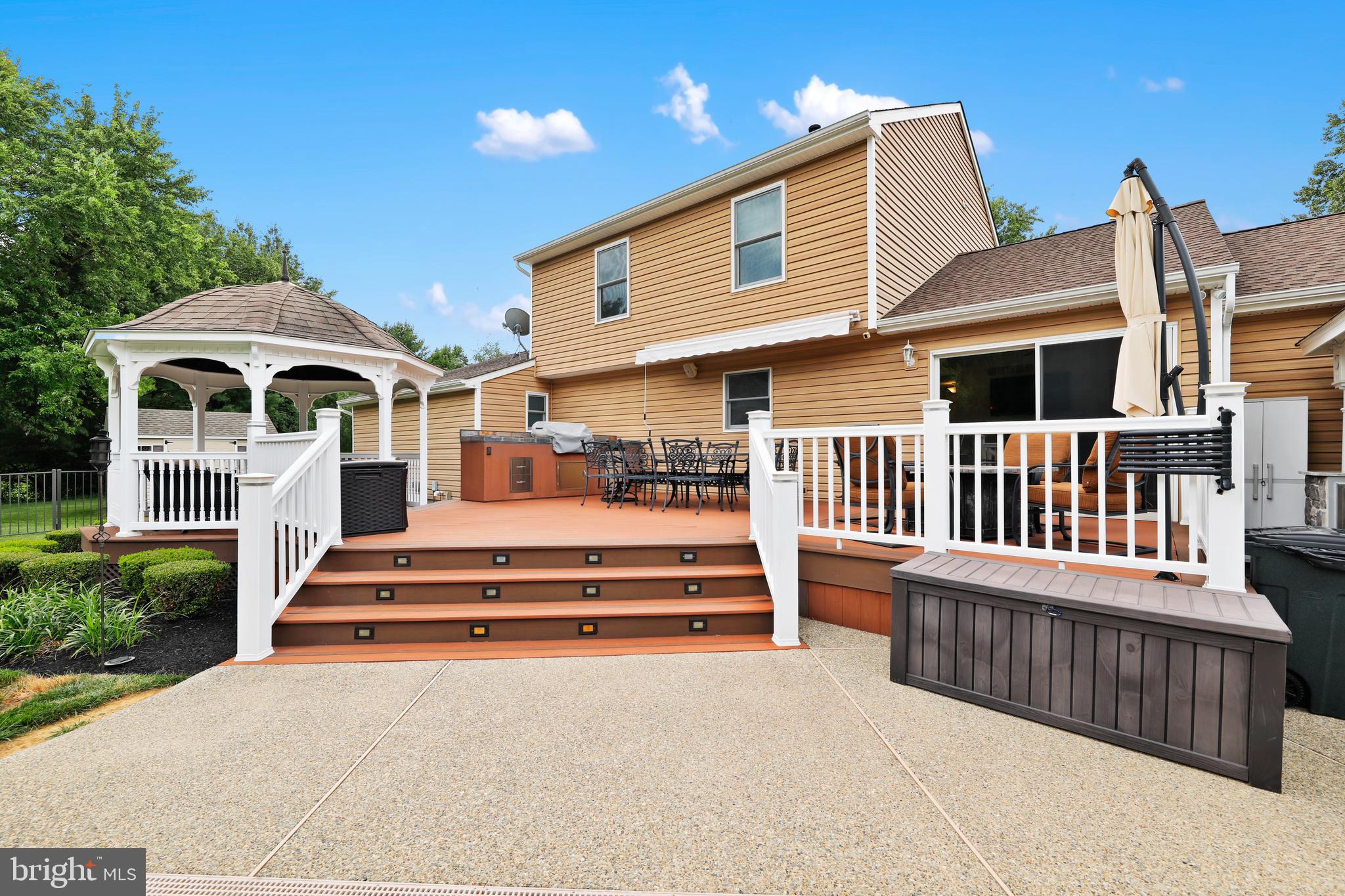 4 Castle Ct, Bordentown, NJ 08620 photo
