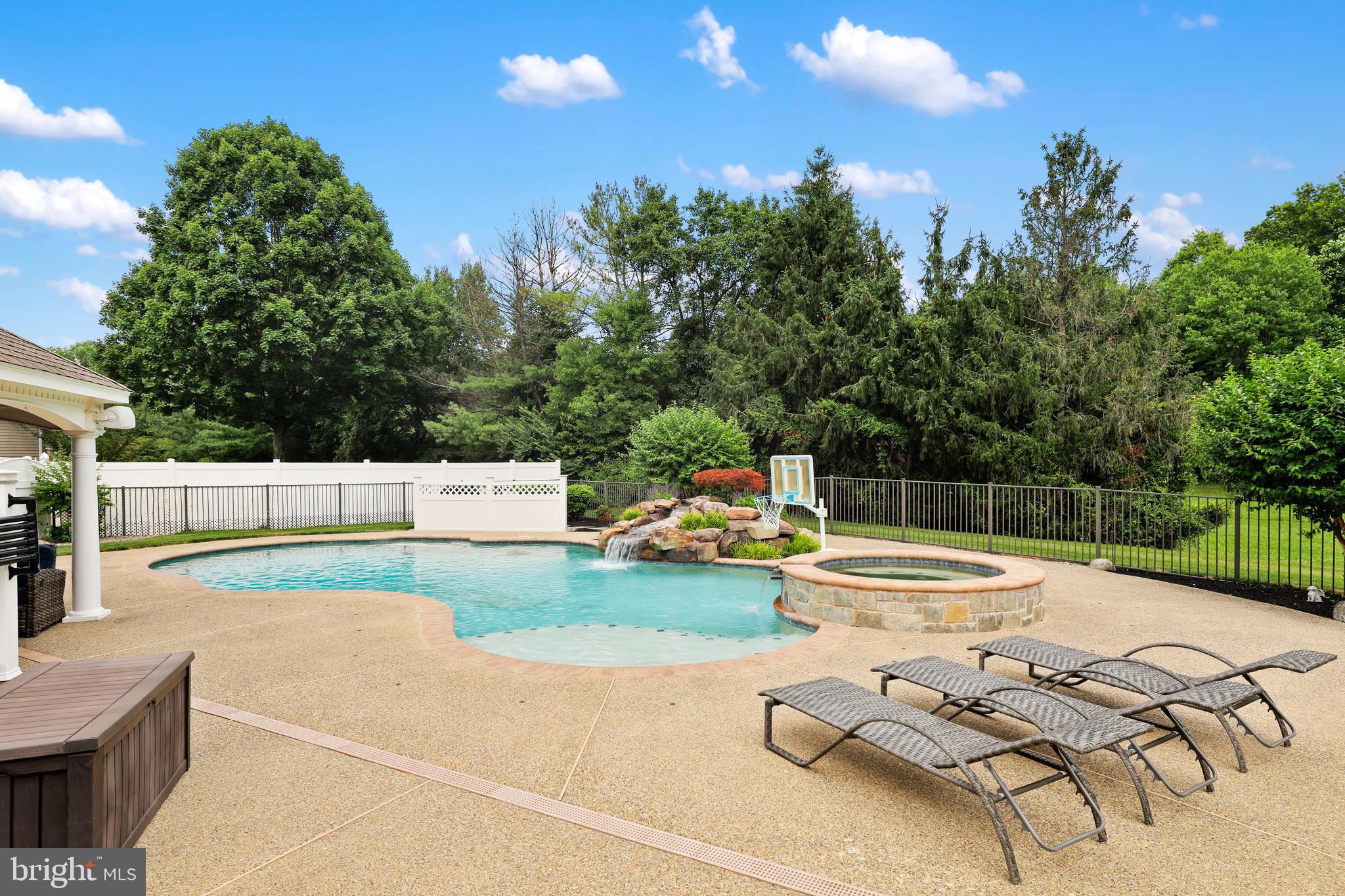 4 Castle Ct, Bordentown, NJ 08620 photo