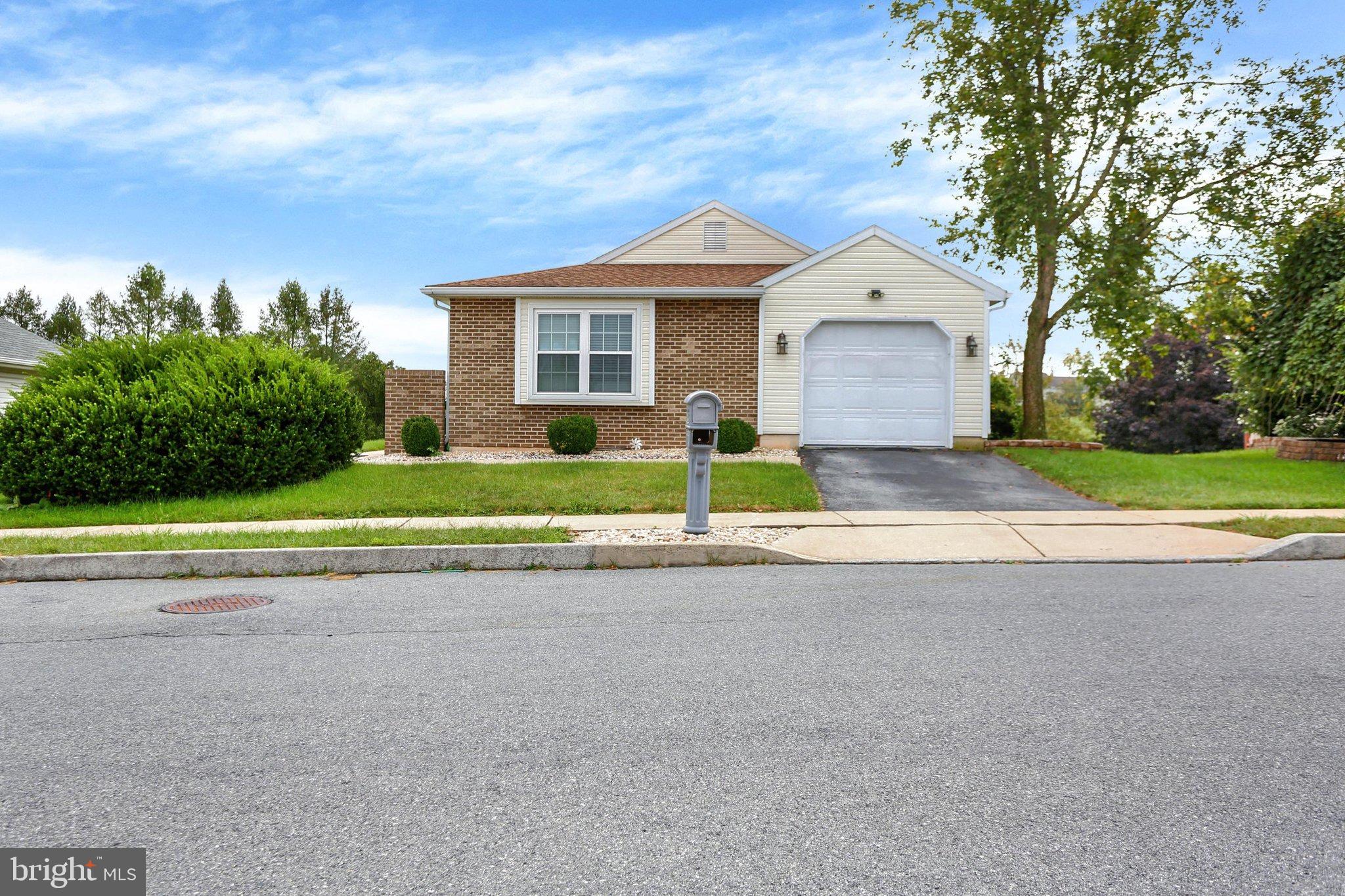 6295 Highlands Cir, Harrisburg, PA 17111