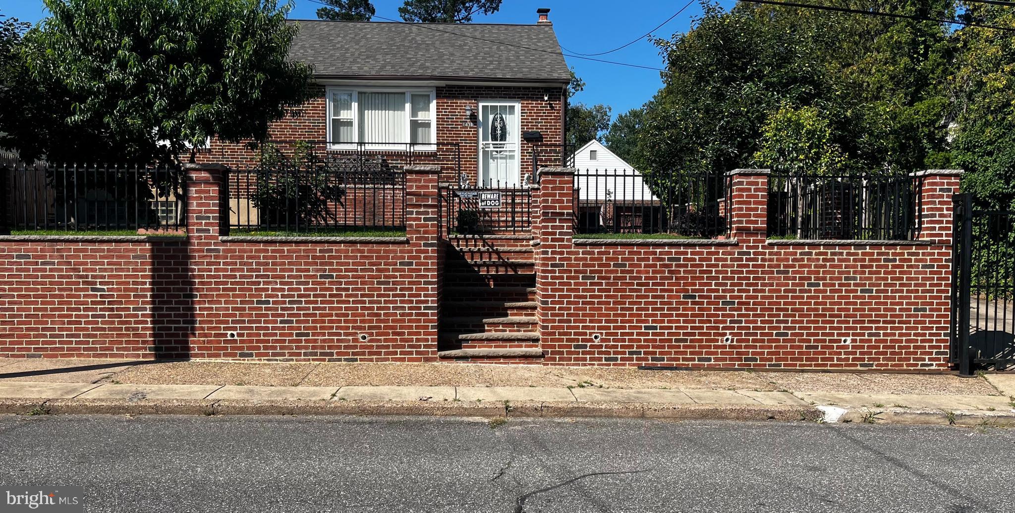 1431 35 Vista St, Philadelphia, PA 19111