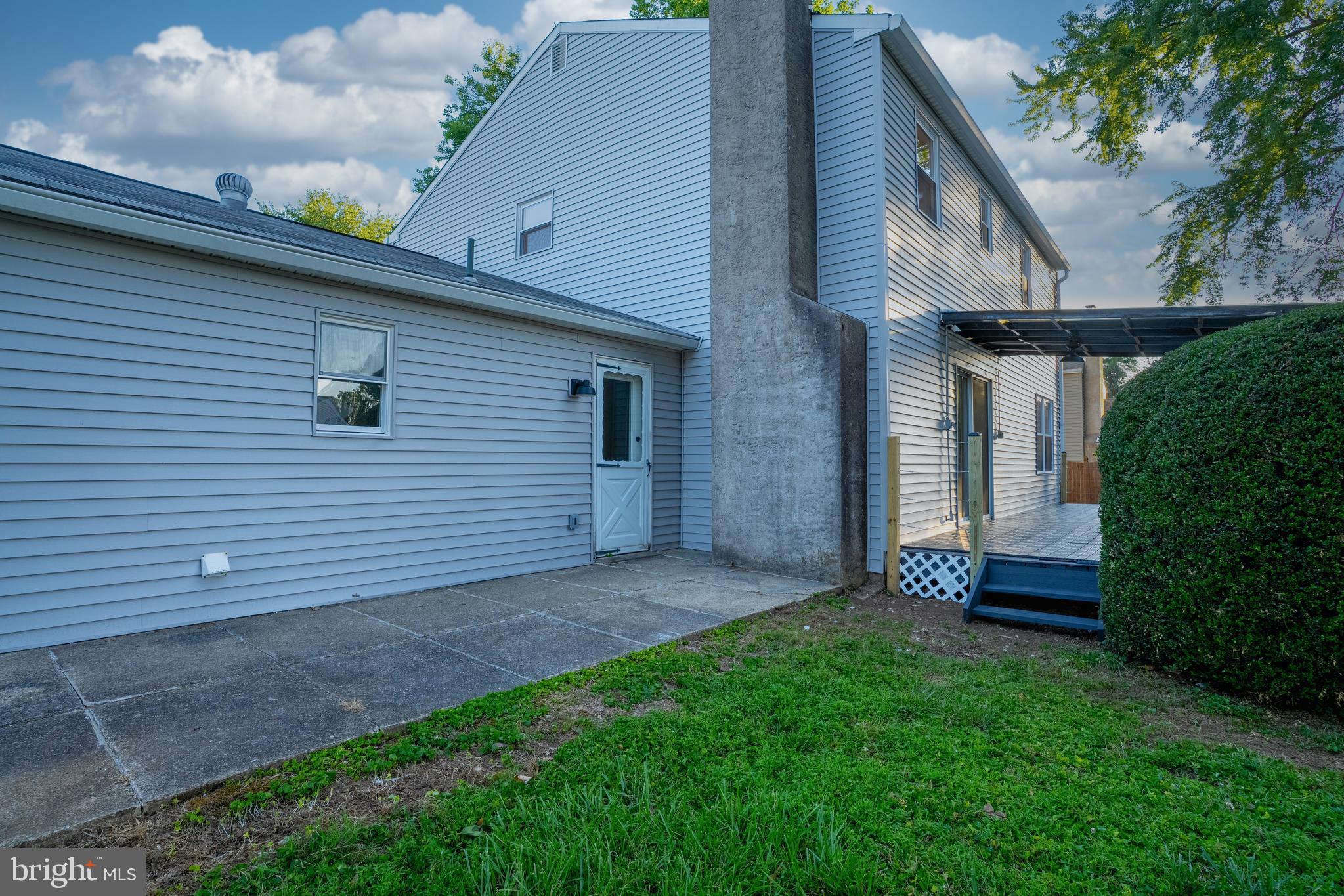 682 Woodlyn Dr, Feasterville Trevose, PA 19053 photo