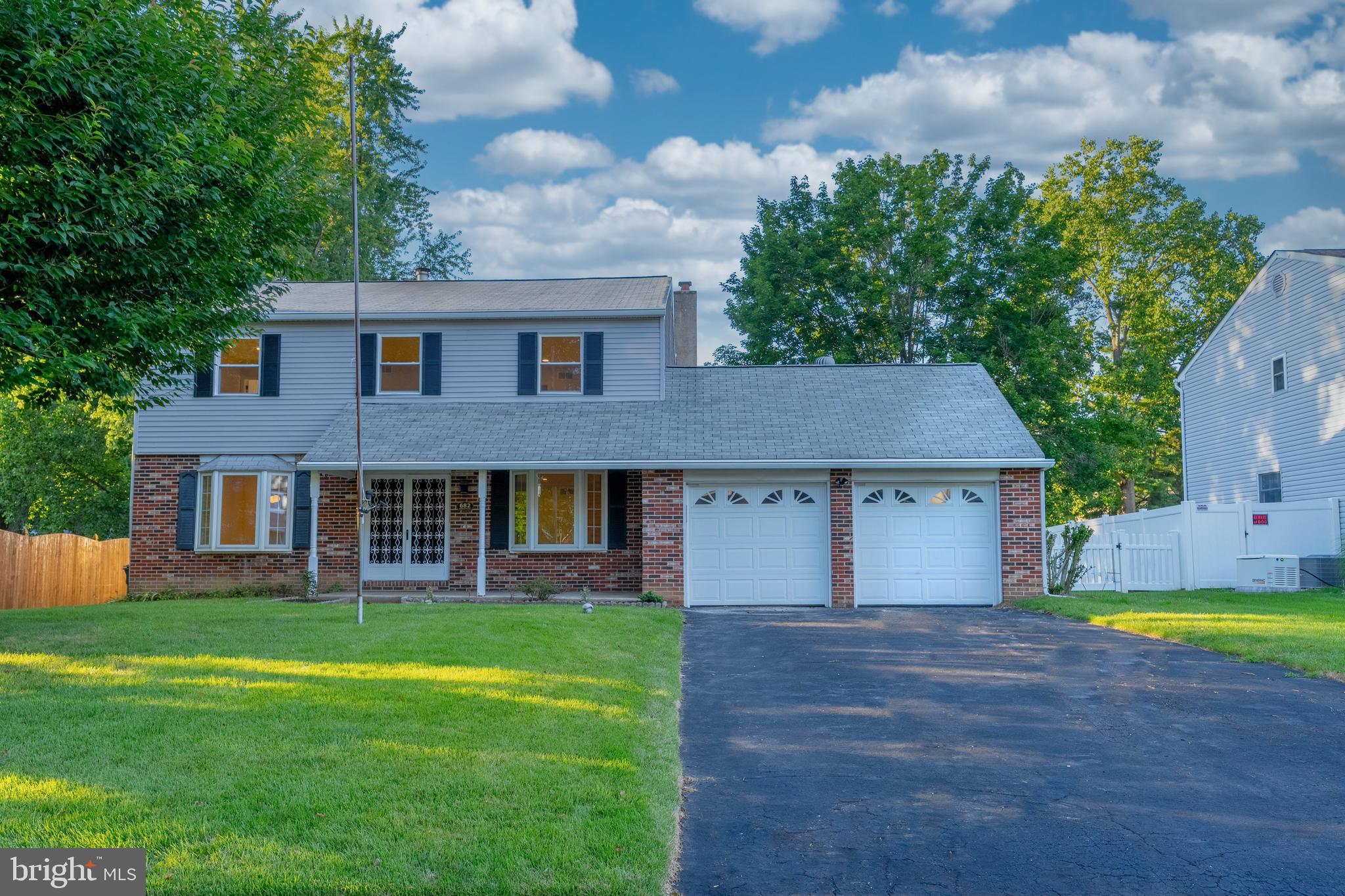 682 Woodlyn Dr, Feasterville Trevose, PA 19053
