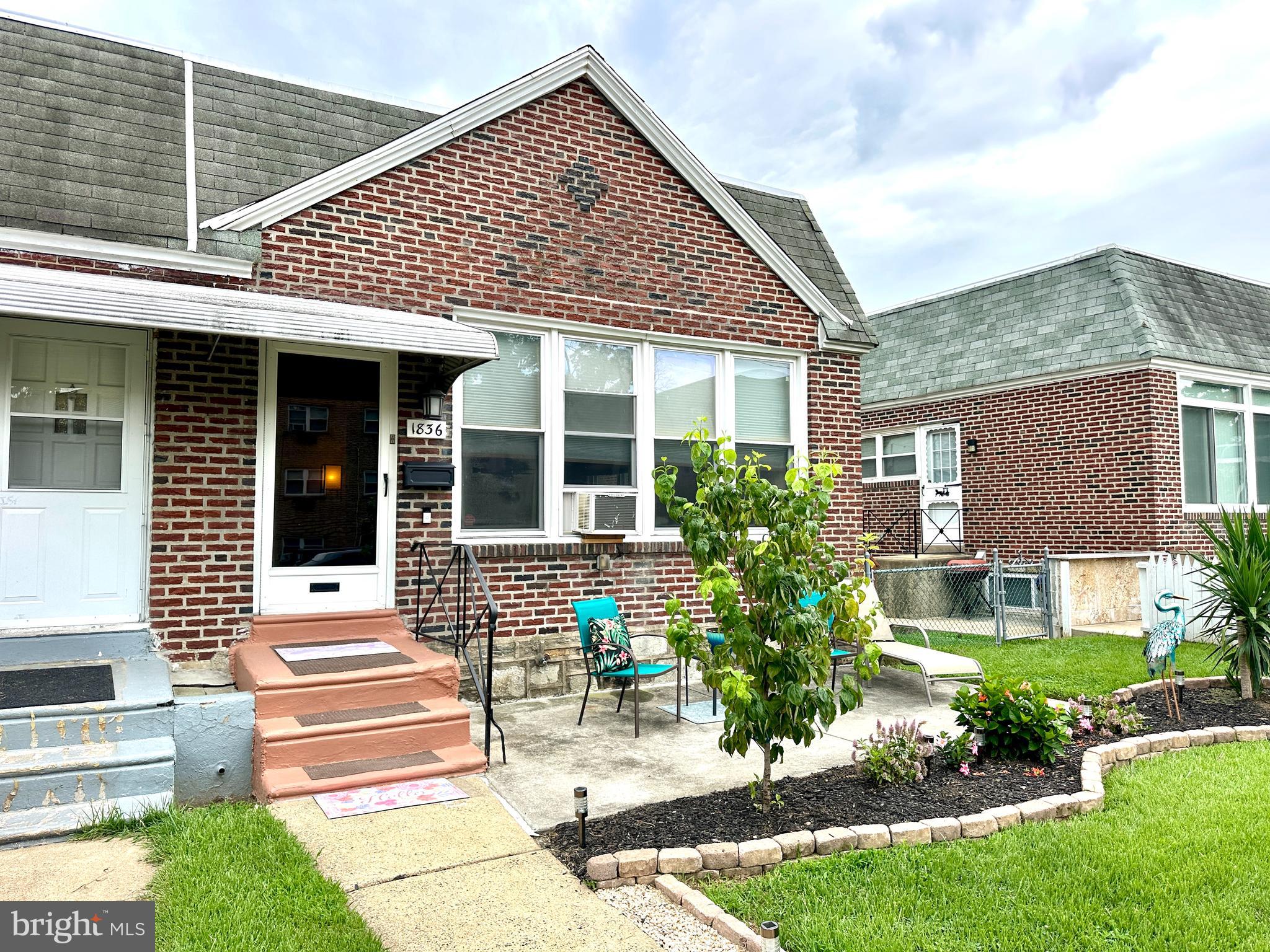 1836 Evarts St, Philadelphia, PA 19152 photo