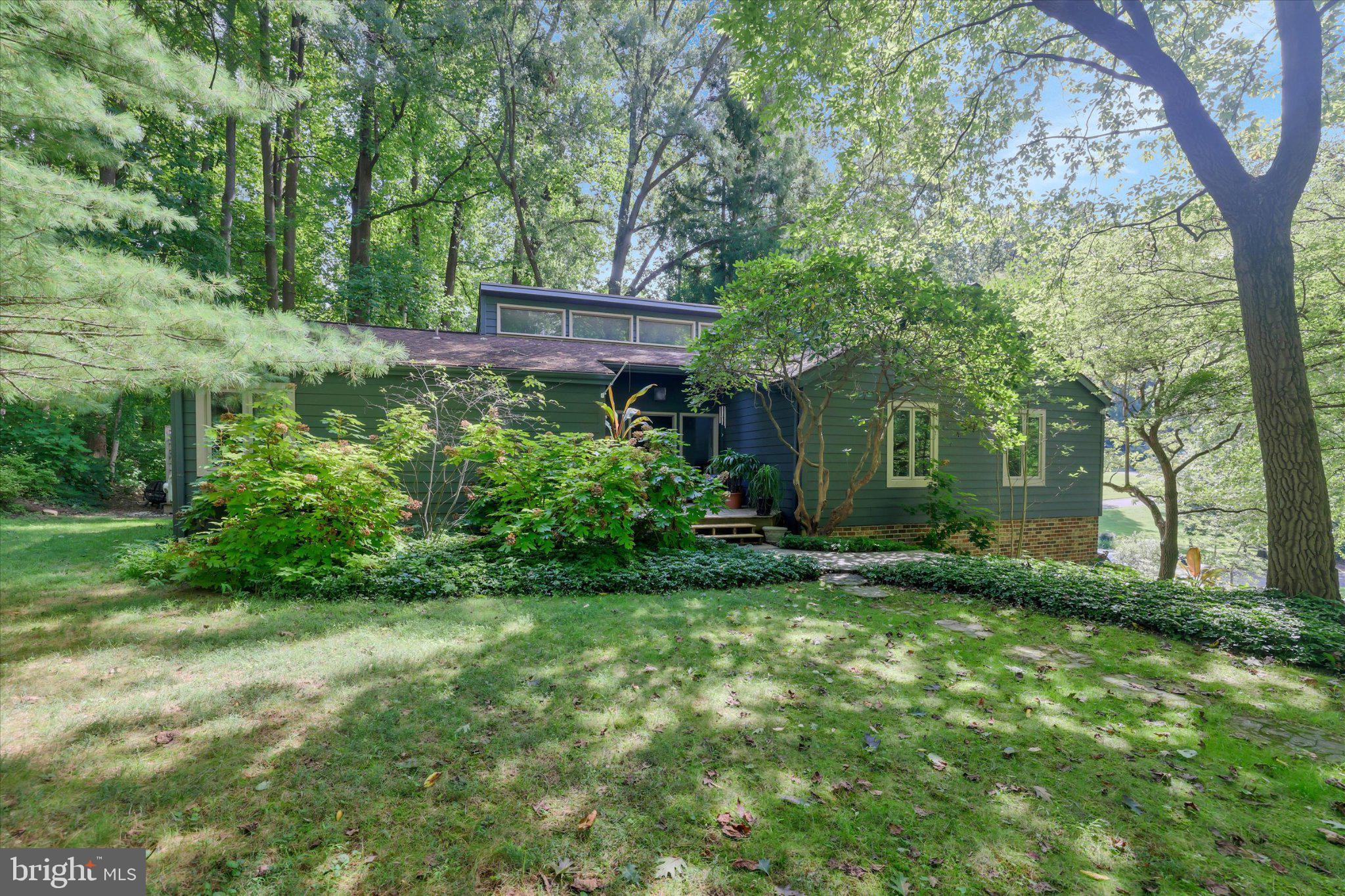 10 Cinnamon Dr, Hockessin, DE 19707